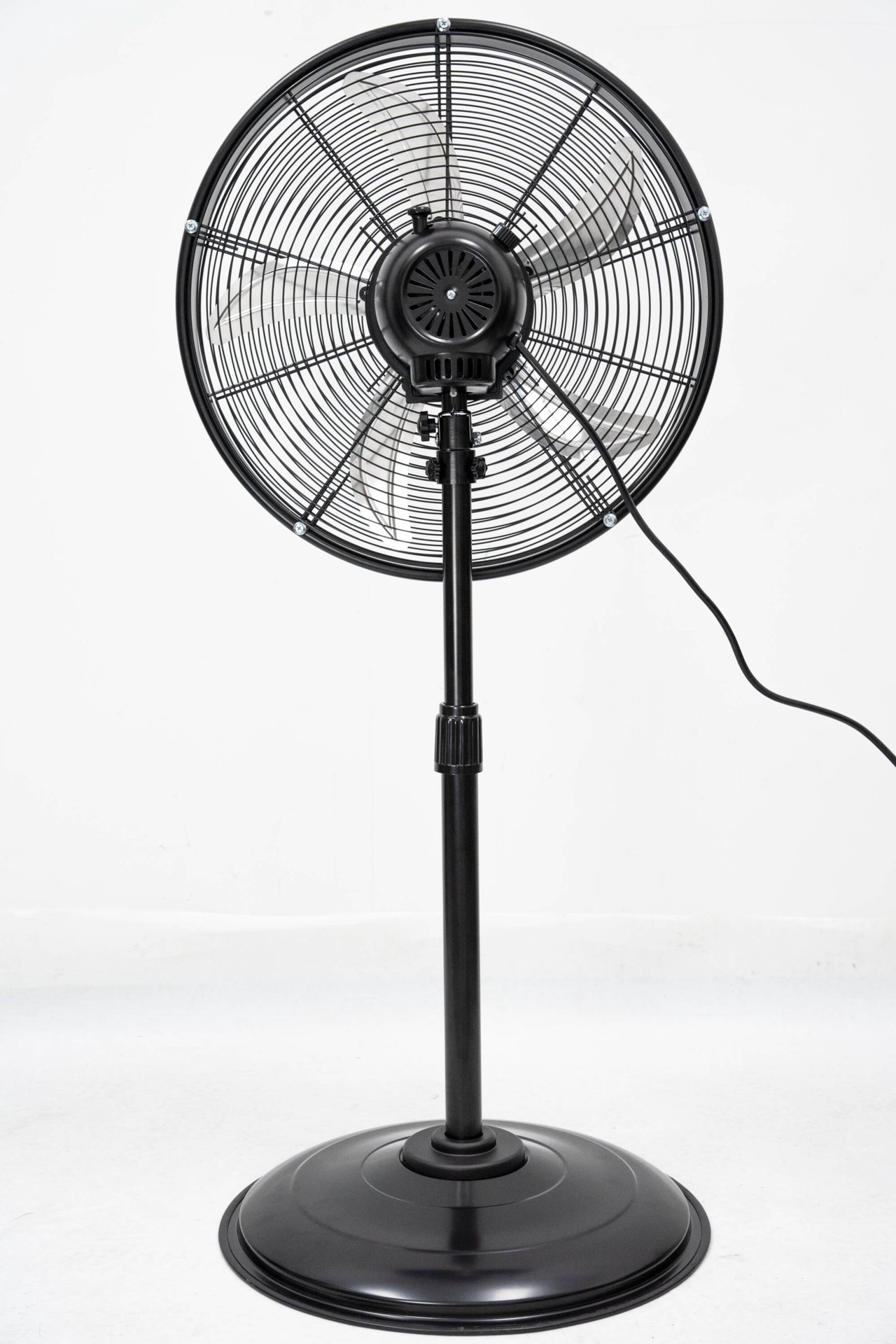 slide 6 of 6, Utilitech 20-in 120 -Volt 3 -Speed High Velocity Indoor Black Oscillating Pedestal Fan, 1 ct