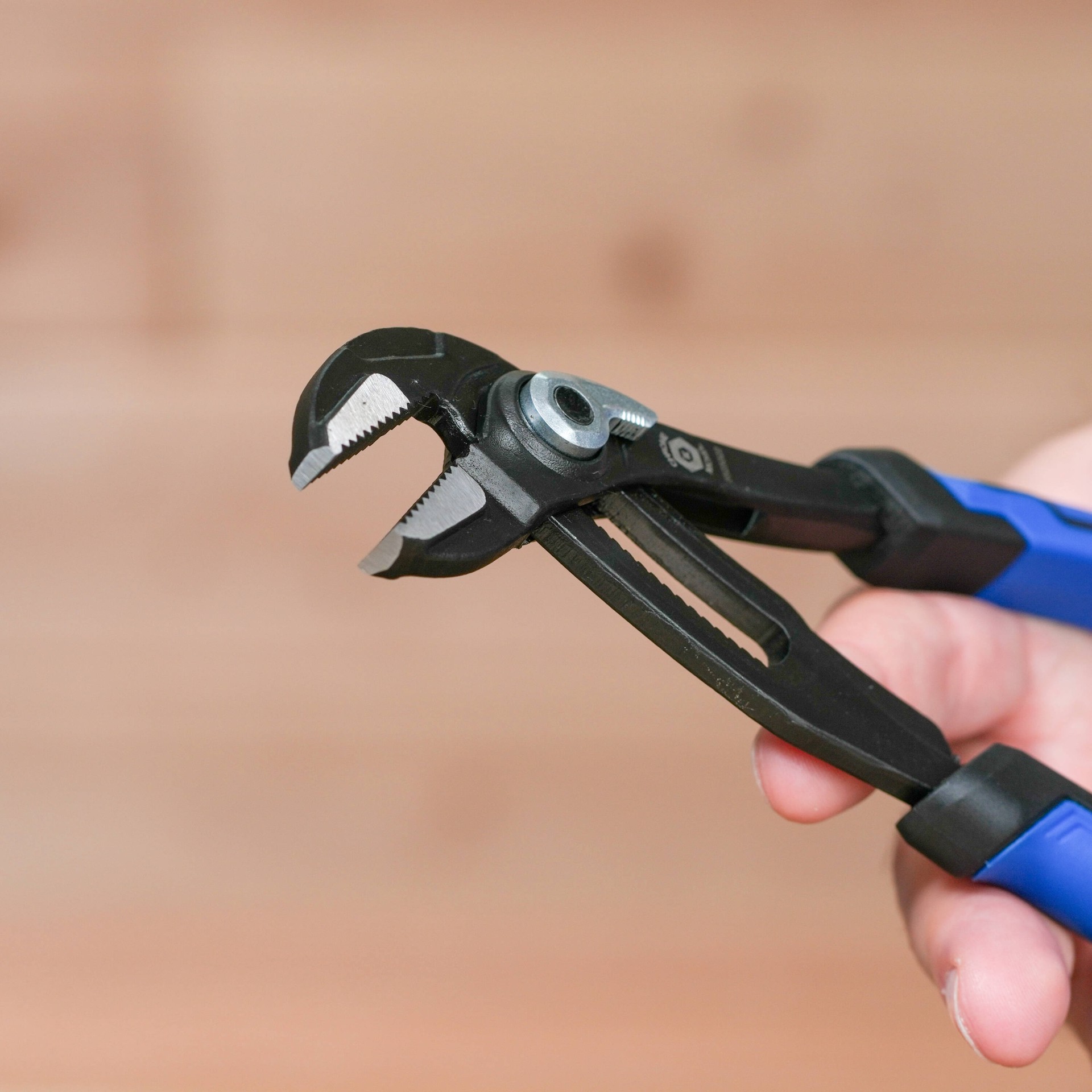 slide 5 of 5, Kobalt Quick Adjust 8-in Tongue and groove pliers, 1 ct