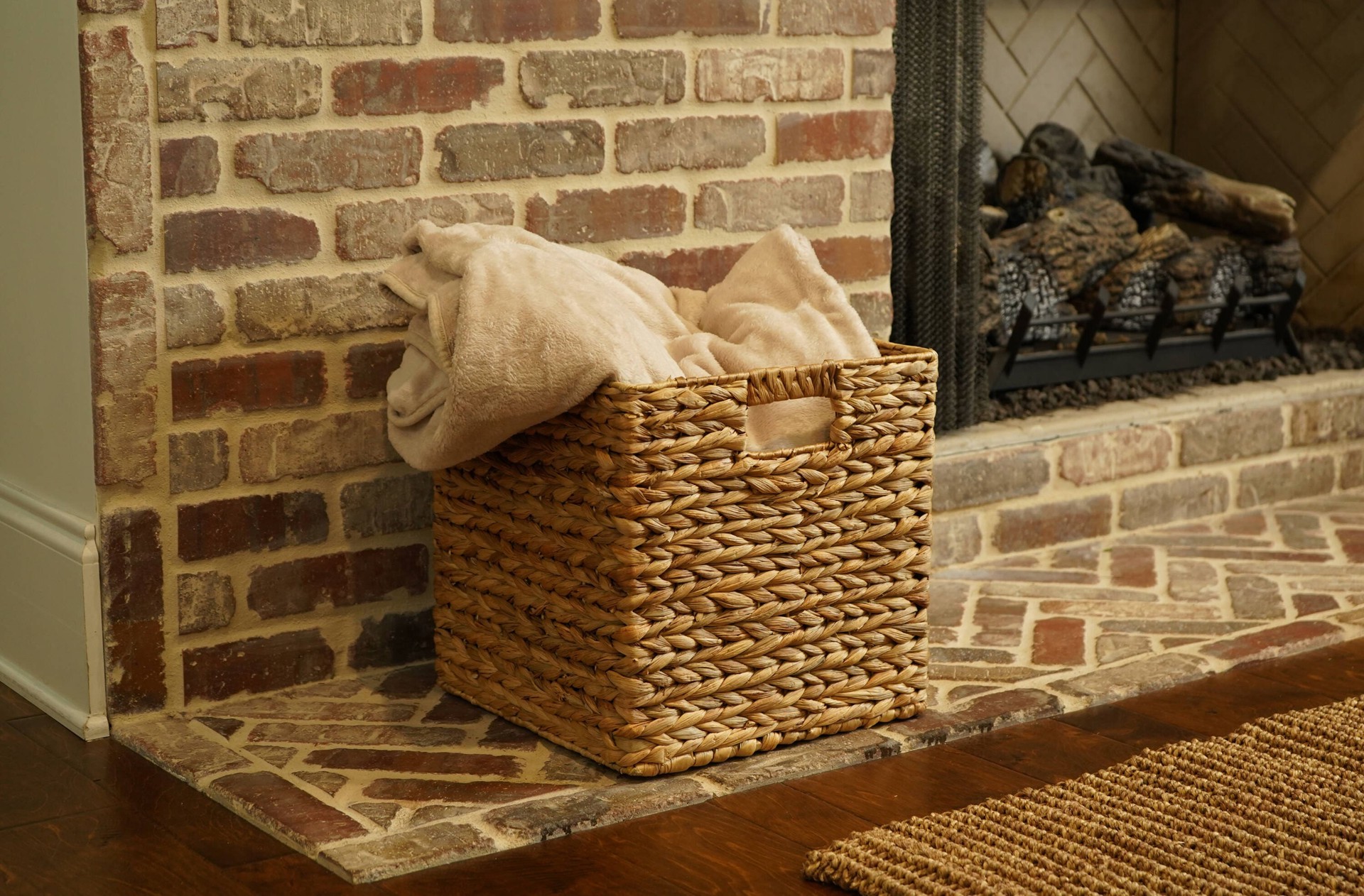 slide 3 of 6, allen + roth Large Natural Water hyacinth Decorative Basket, 1 ct