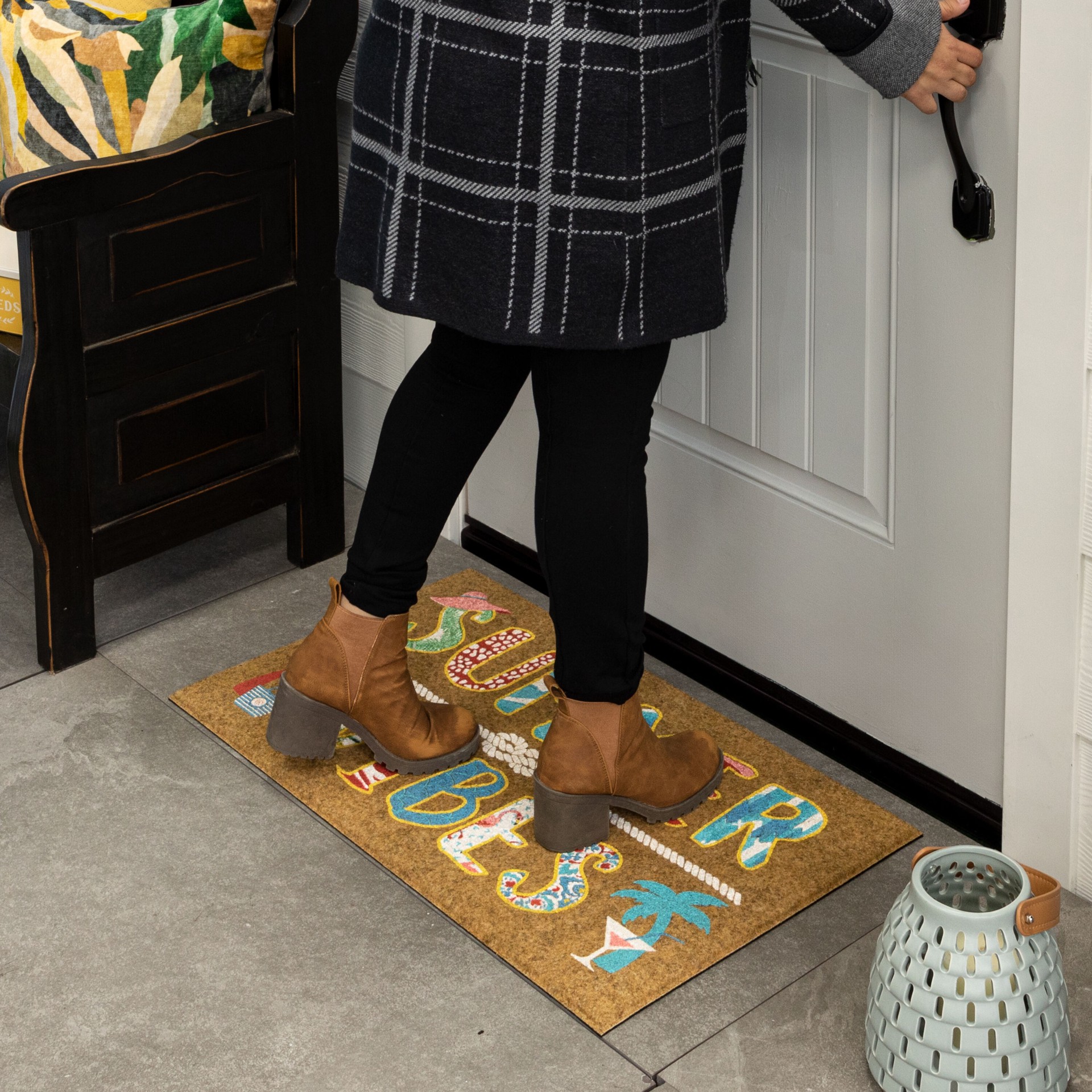 slide 5 of 6, Style Selections 1-1/2-ft x 2-1/2-ft Multi Polyester Rectangular Indoor or Outdoor Decorative Summer Door Mat, 1 ct