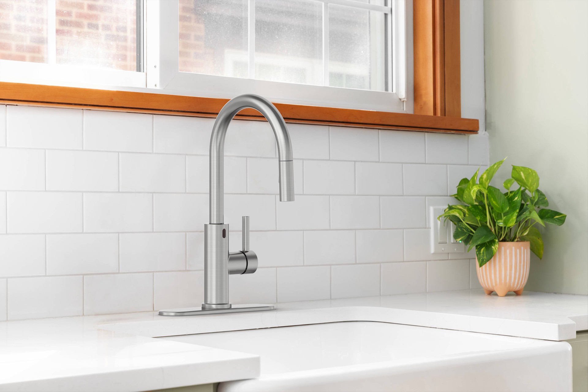 slide 4 of 6, allen + roth Harlow Spot Free Stainless Steel Single Handle Deck-mount Touchless Pull-down Kitchen Faucet with Sprayer (Includes Deck Plate), 1 ct