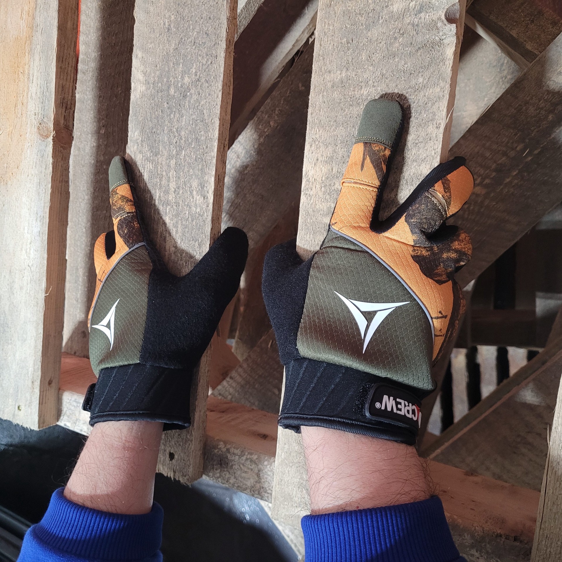 slide 4 of 5, HandCrew Large Green Polyester 1 -Pairs, 1 ct