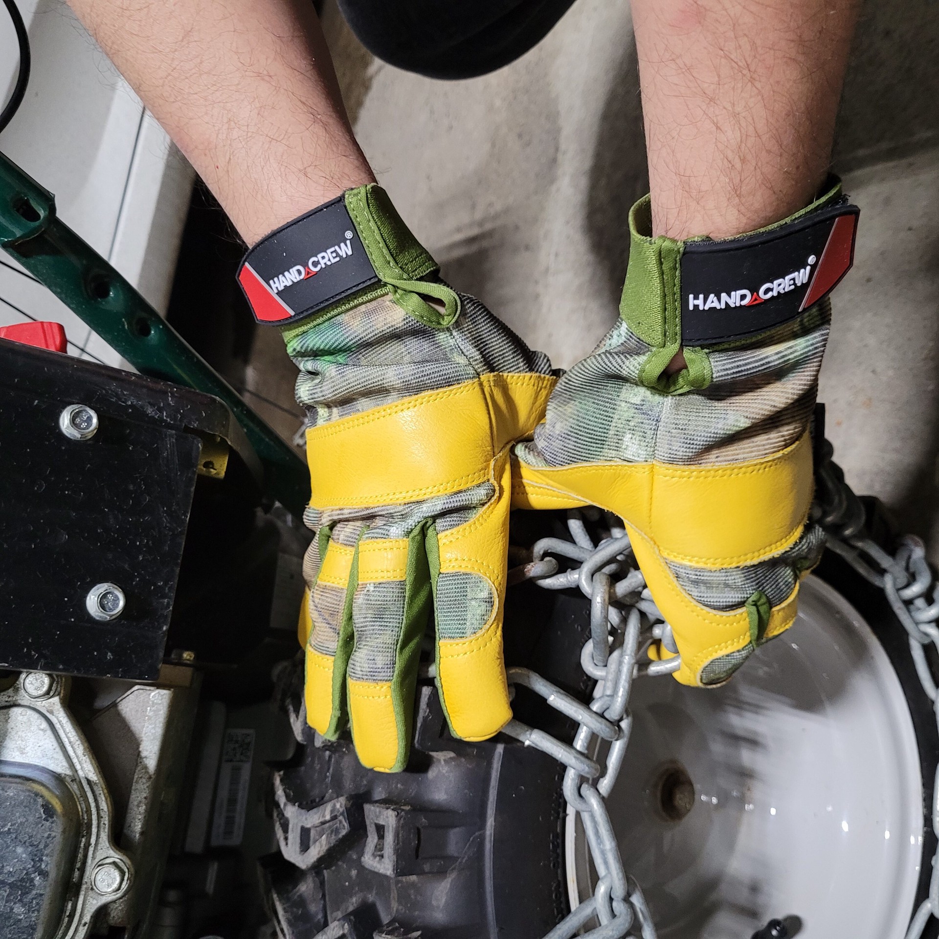 slide 5 of 5, HandCrew Large Green Synthetic leather 1 -Pairs, 1 ct