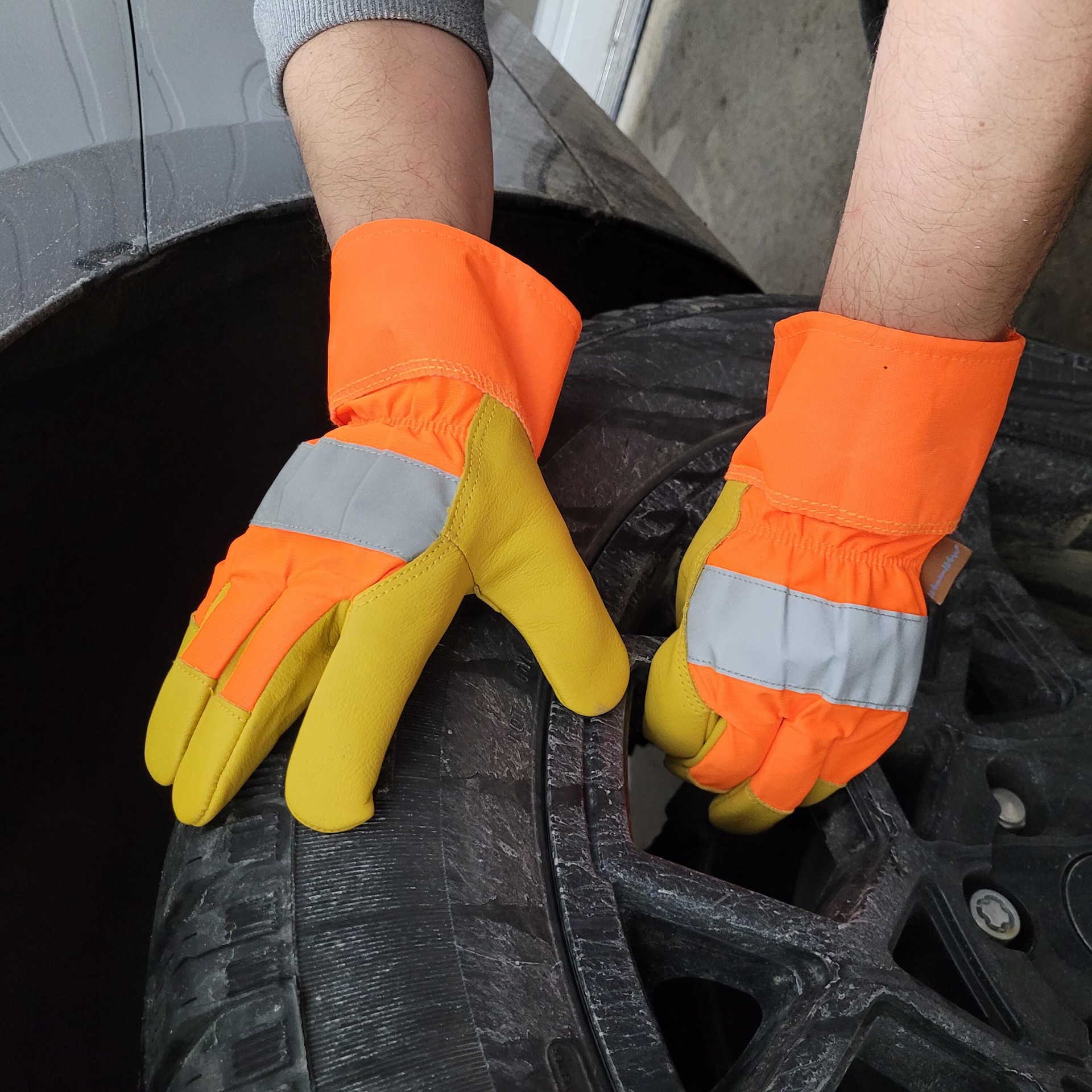 slide 4 of 5, WomenWorx Medium Orange Leather 1 -Pairs, 1 ct