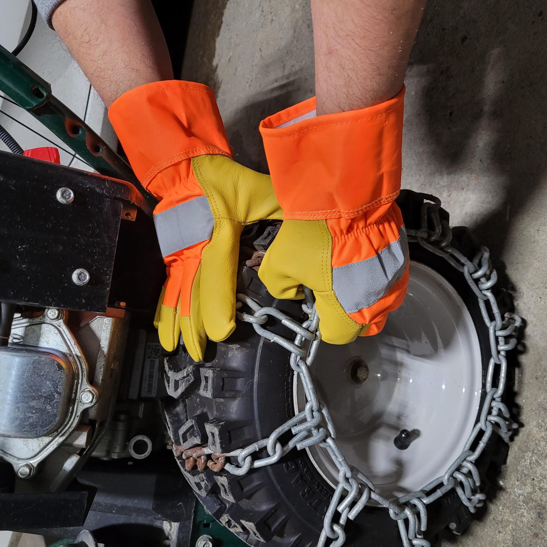 slide 3 of 5, WomenWorx Medium Orange Leather 1 -Pairs, 1 ct