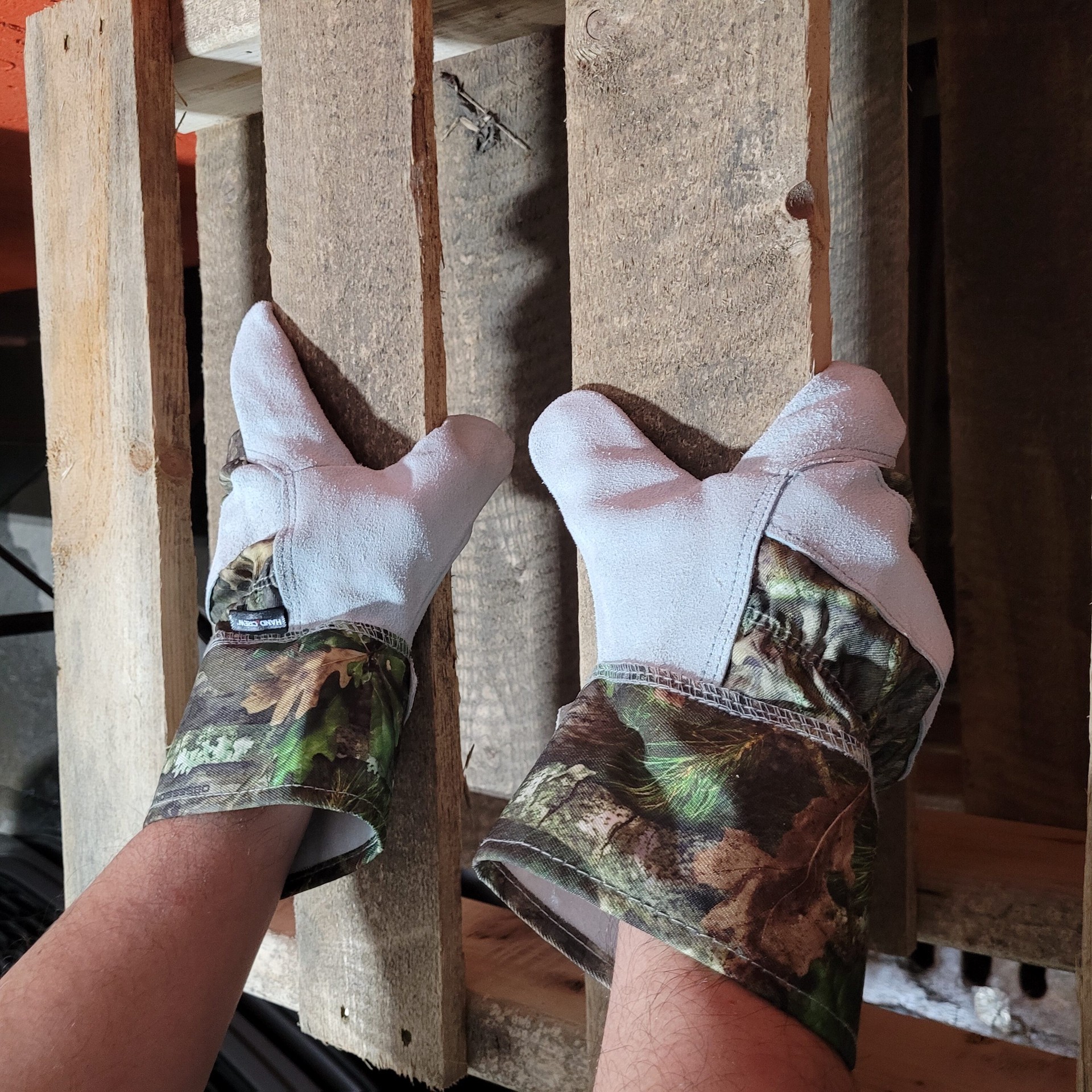 slide 4 of 5, HandCrew Large Green Leather 1 -Pairs, 1 ct