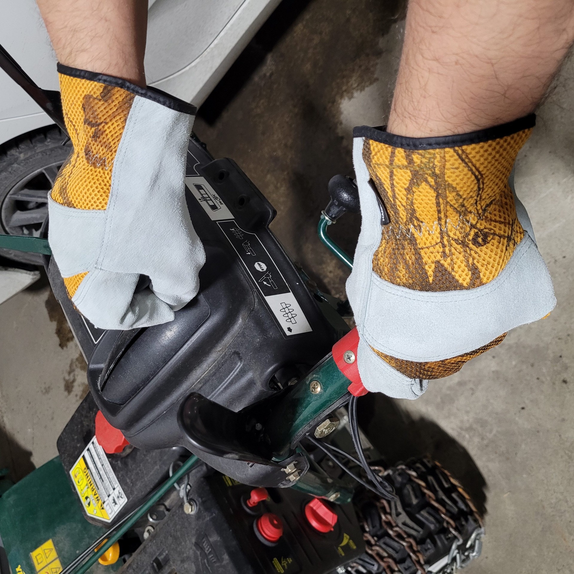 slide 3 of 5, HandCrew X-large White Synthetic leather 1 -Pairs, 1 ct