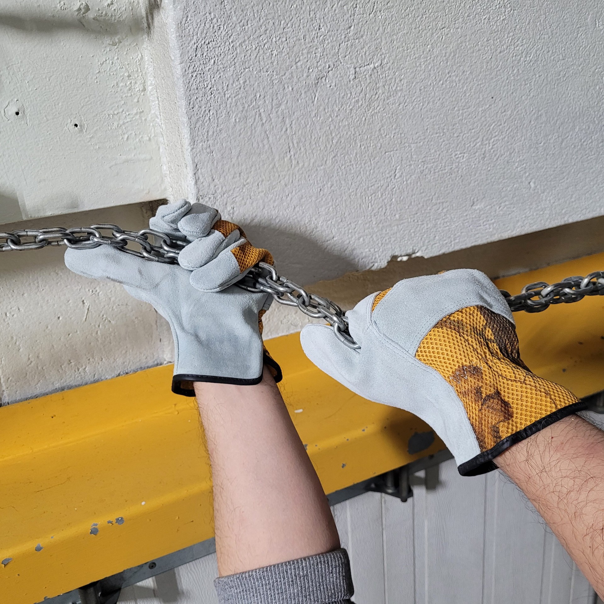 slide 4 of 5, HandCrew X-large White Synthetic leather 1 -Pairs, 1 ct