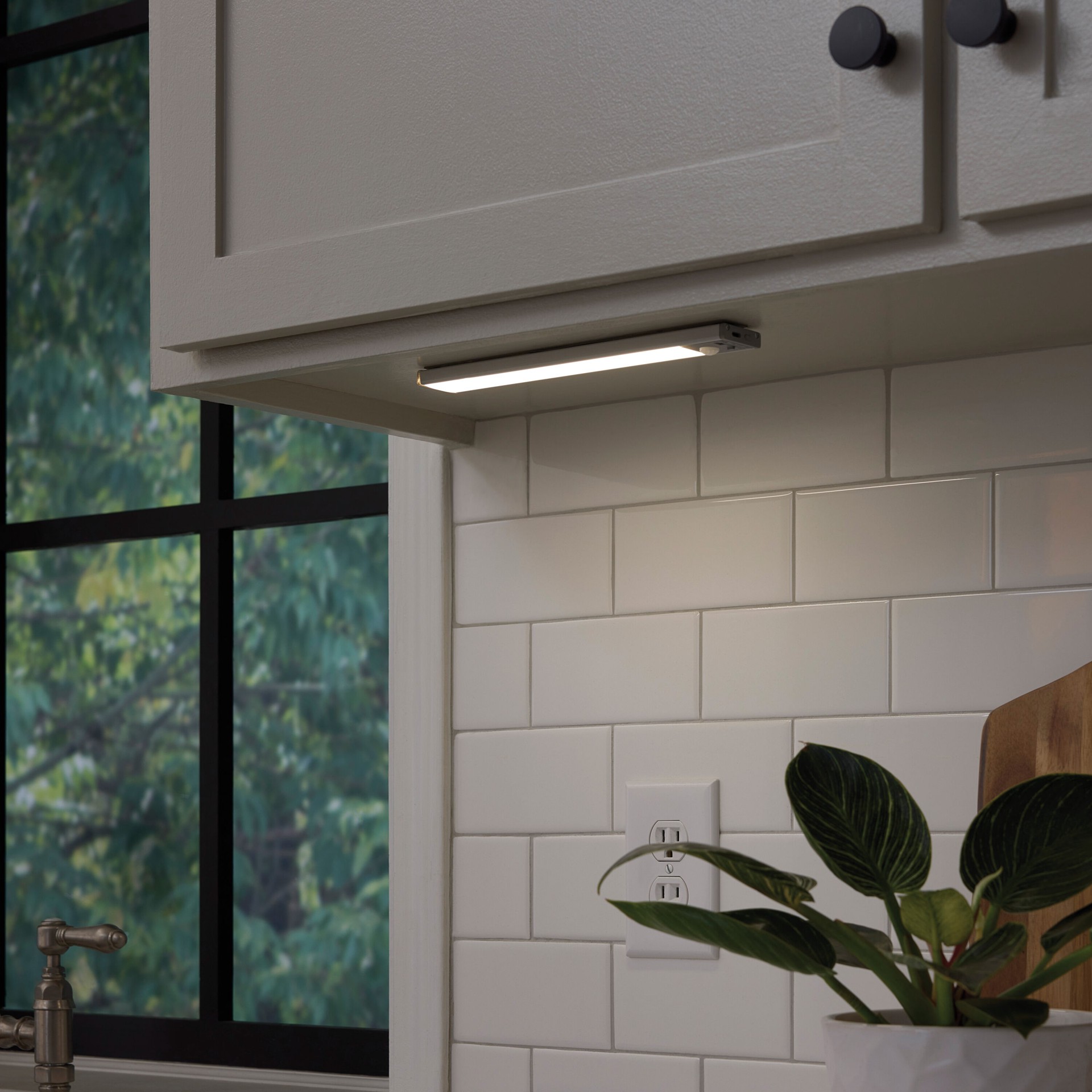 slide 5 of 6, Utilitech Under Cabinet Light 2 -Pack 10-in Rechargeable Battery LED Under Cabinet Light Bar Motion Sensing Light, 1 ct