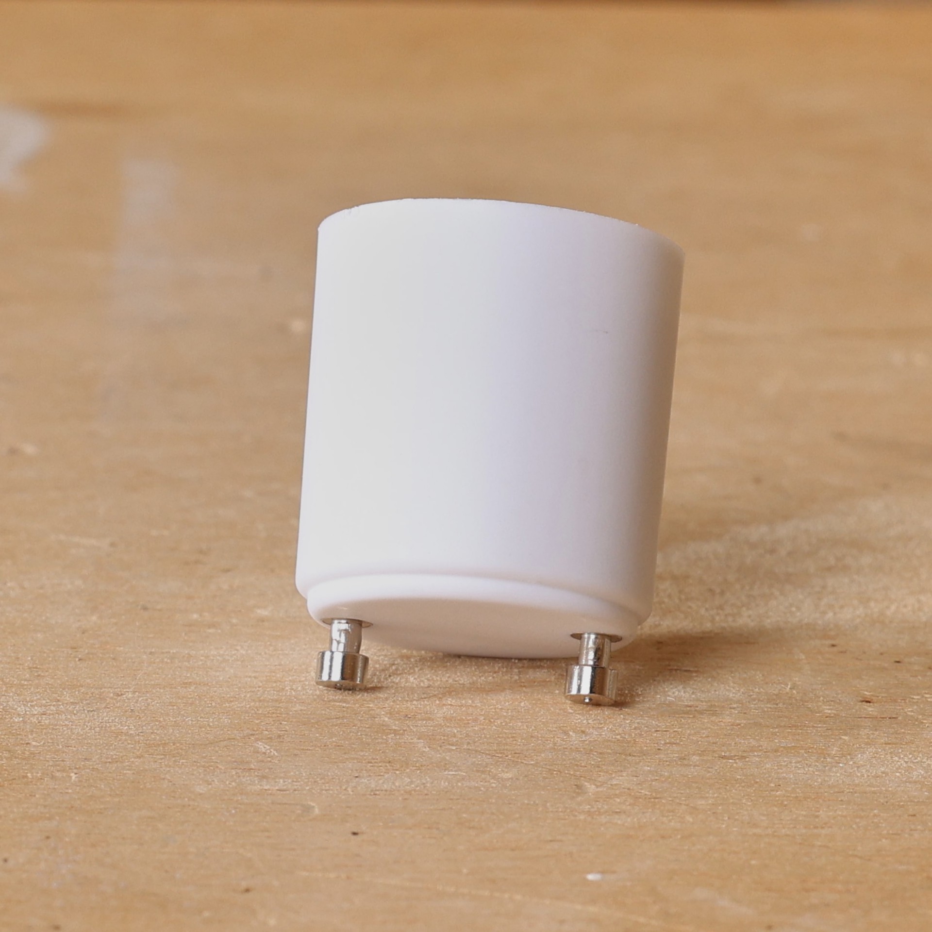slide 6 of 6, Energetic 60-Watt White Medium Light Socket Adapter, 1 ct