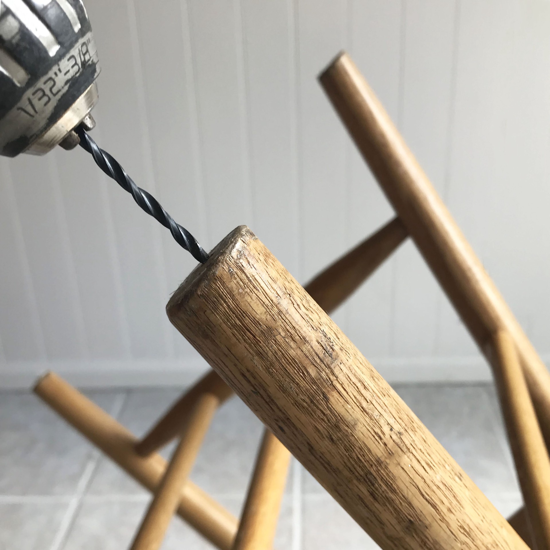 slide 5 of 6, RELIABILT 4 -Pack 1-1/8 in. White Hard Plastic Chair leg glides, 1 ct