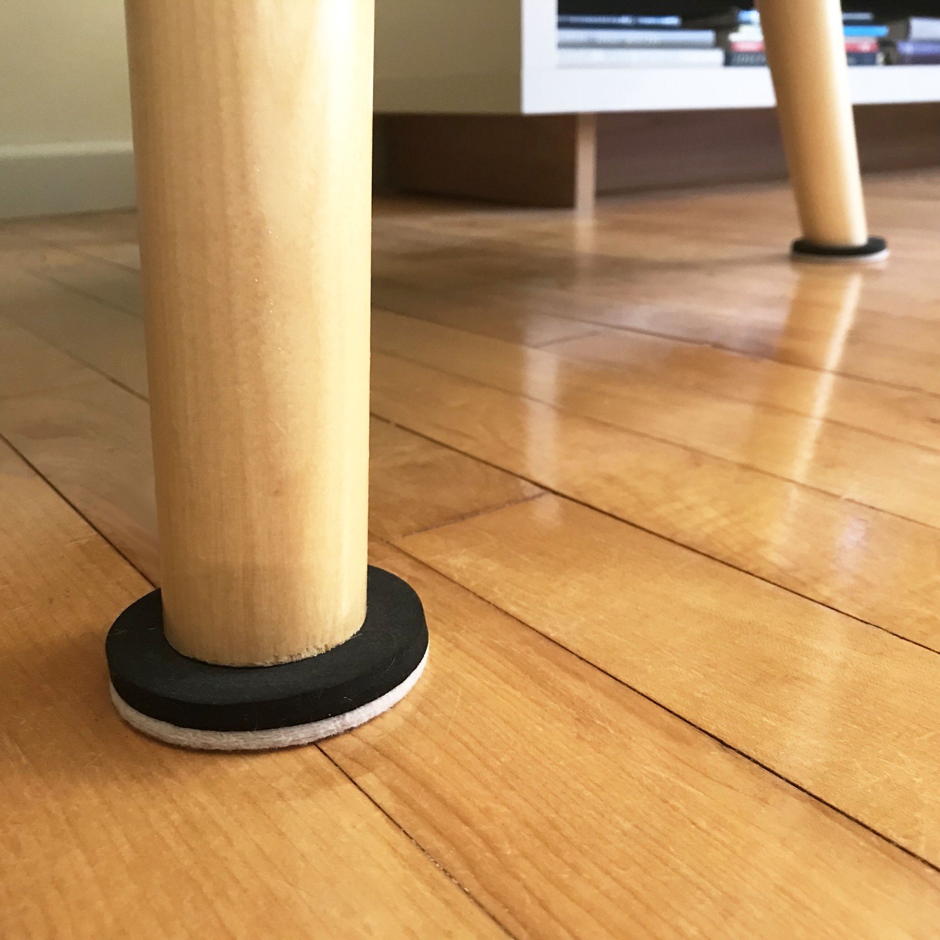 slide 5 of 6, RELIABILT 4 -Pack 2-1/2-in Round Felt Hard surface Furniture Slider, 1 ct