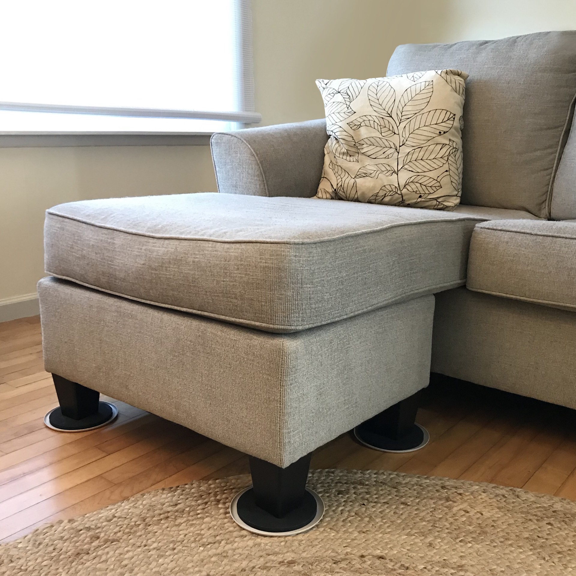 slide 4 of 6, RELIABILT 16 -Pack Assorted Round and rectangle Felt and plastic Carpet and hard surface Furniture Slider, 1 ct