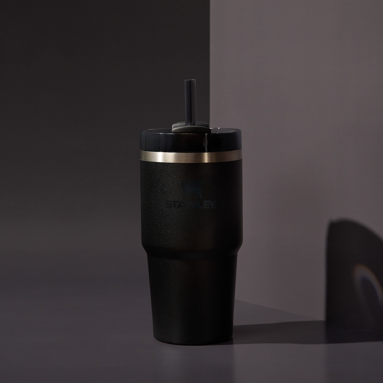 slide 2 of 4, Stanley Quencher H2.0 Flowstate Tumbler 20 -fl oz Stainless steel Insulated Water bottle - BLACK, 1 ct