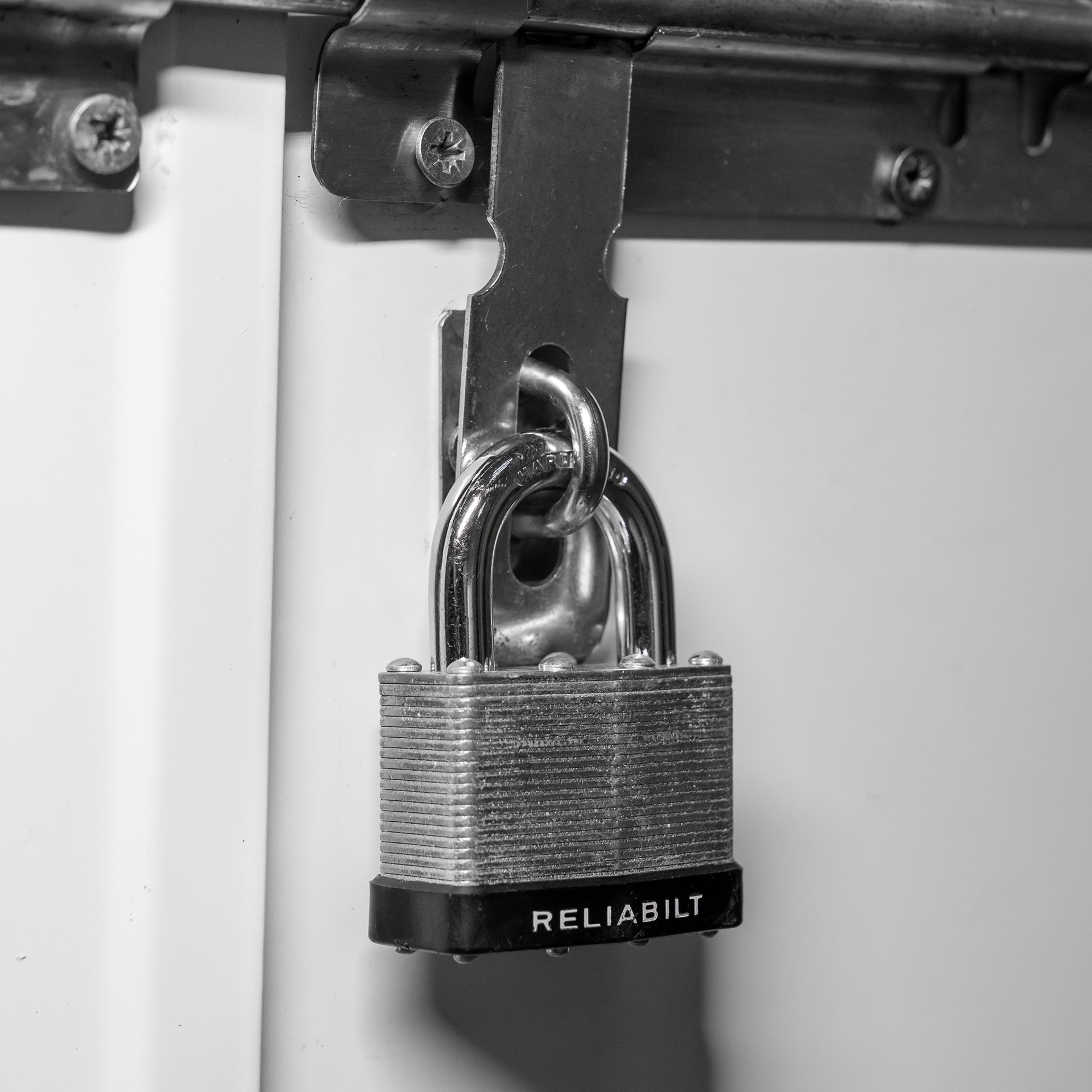 slide 3 of 6, RELIABILT Keyed Padlock, 1-9/16-in Wide x 3/4-in Shackle Keyed Alike (4-Pack), 1 ct