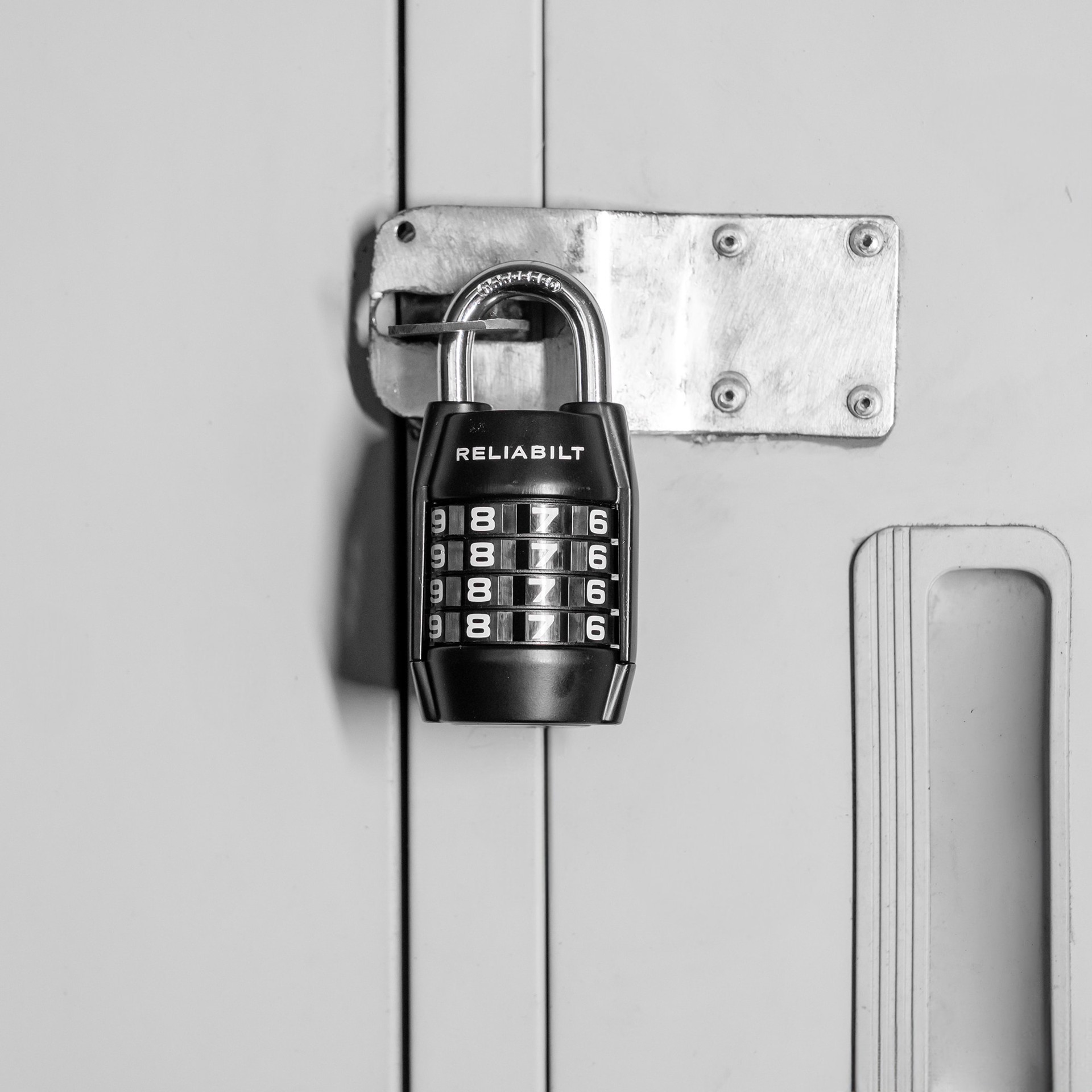 slide 6 of 6, RELIABILT Adjustable Combination Padlock, 1-9/16-in Wide x 7/8-in Shackle, 1 ct