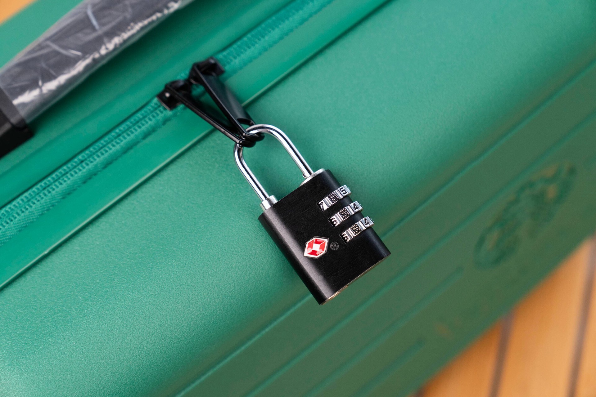 slide 2 of 6, RELIABILT Adjustable Combination Padlock, 1-1/4-in Wide x 15/16-in Shackle, TSA Accepted, 1 ct