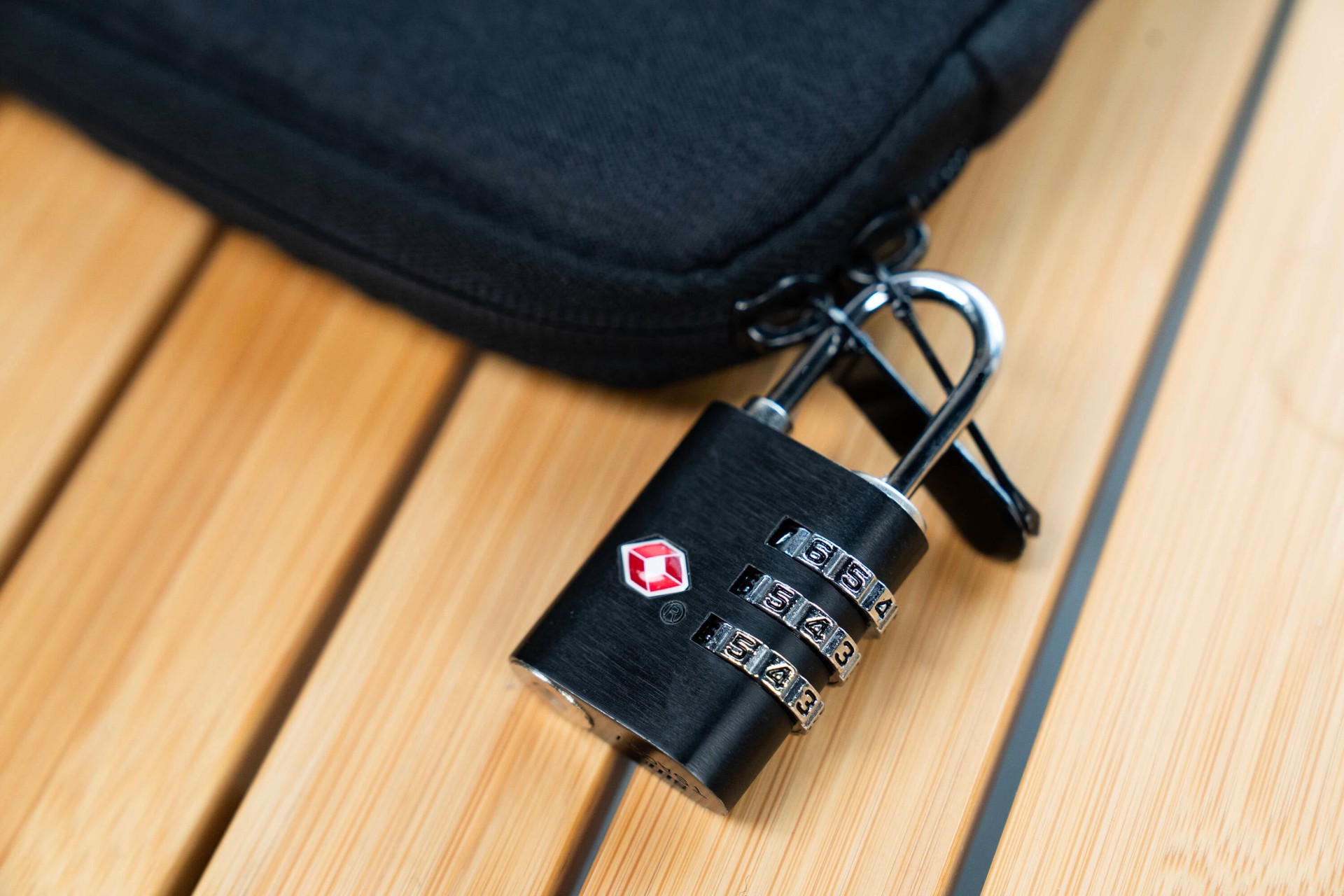 slide 3 of 6, RELIABILT Adjustable Combination Padlock, 1-1/4-in Wide x 15/16-in Shackle, TSA Accepted, 1 ct