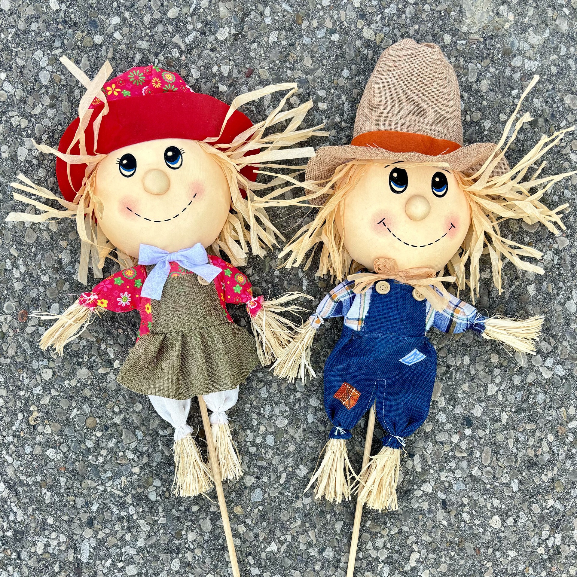 slide 1 of 1, 0 MINI SCARECROW, 1 ct
