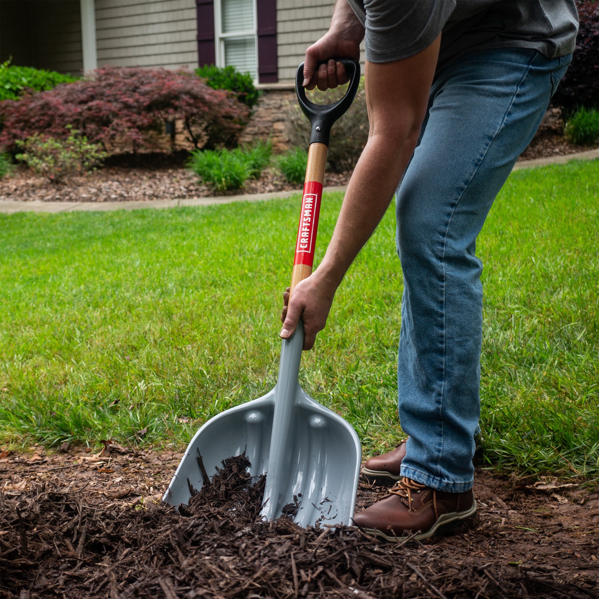 slide 5 of 6, CRAFTSMAN 27-in Wood D-Handle Scoop, 1 ct