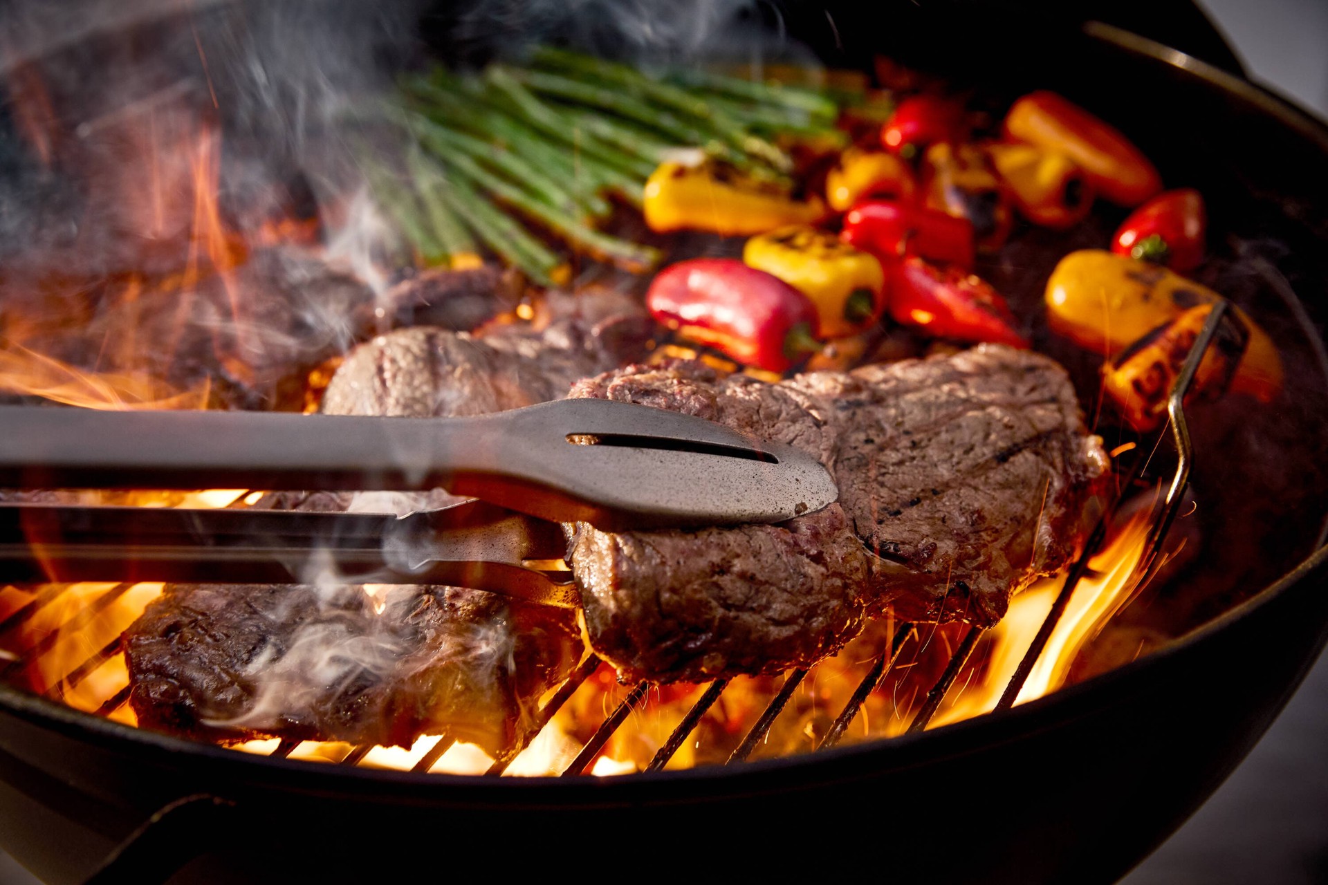 slide 6 of 6, Weber Original Kettle Stealth 22-in W Matte Black Kettle Charcoal Grill, 1 ct