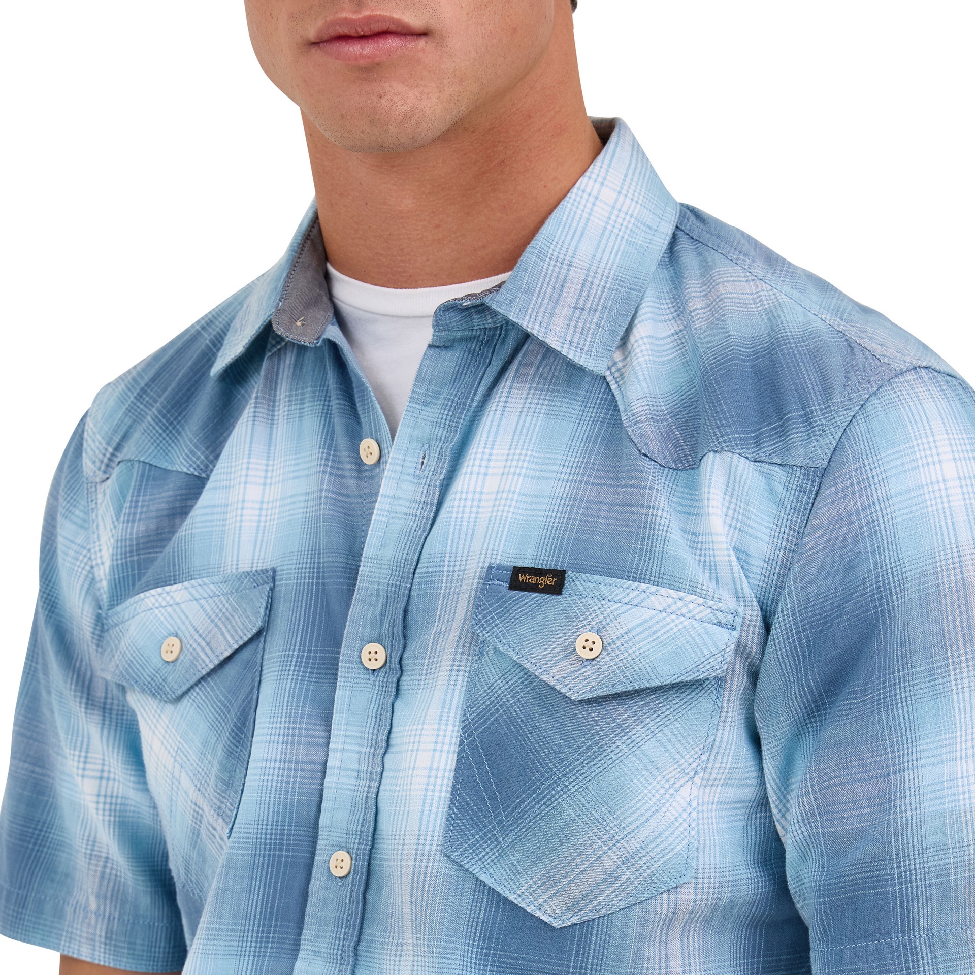 slide 3 of 4, Wrangler Men's Blue Woven Short sleeve Button-down shirt ( Medium ), 1 ct