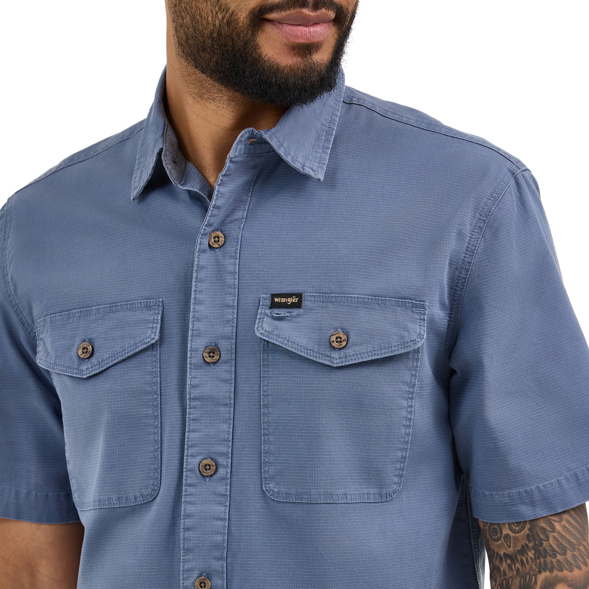slide 3 of 4, Wrangler Men's Blue Light weight Woven Short sleeve Button-down shirt ( X-large ), 1 ct