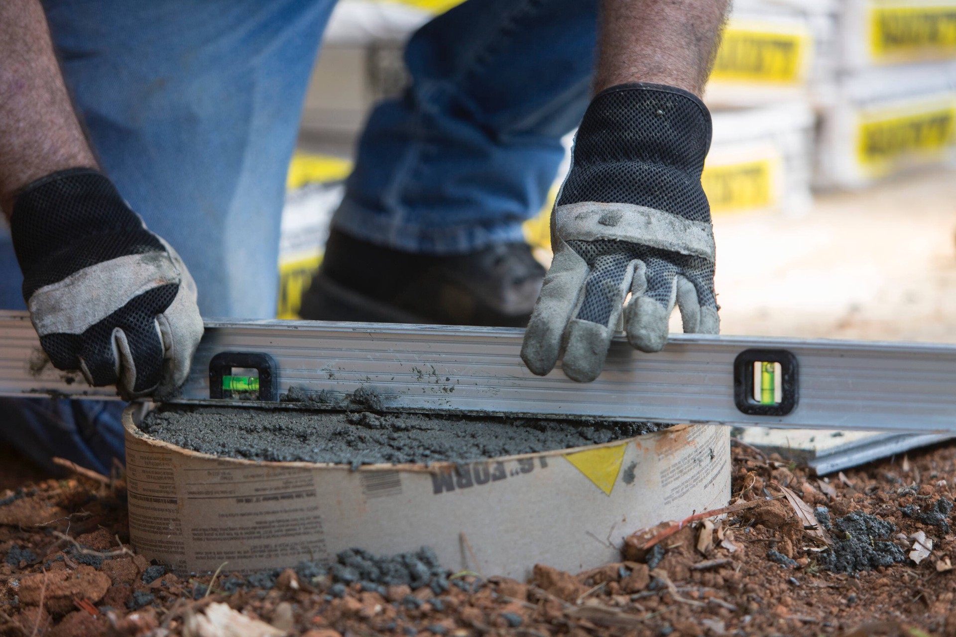 slide 5 of 6, Sakrete 12.0-in x 48.0-in Concrete Form Tube, 1 ct