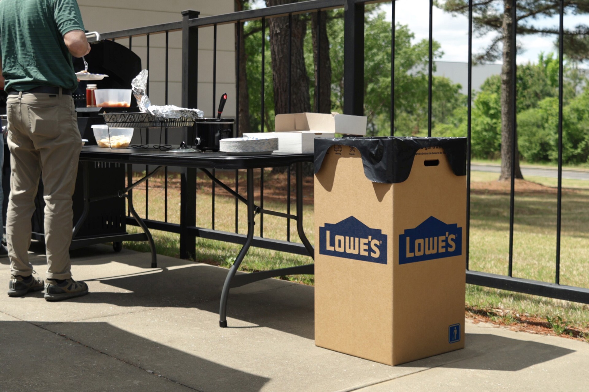 slide 6 of 6, Lowe's Disposable 42 Gallon Brown Corrugated paper Indoor/Outdoor Lidless Trash Can, 1 ct