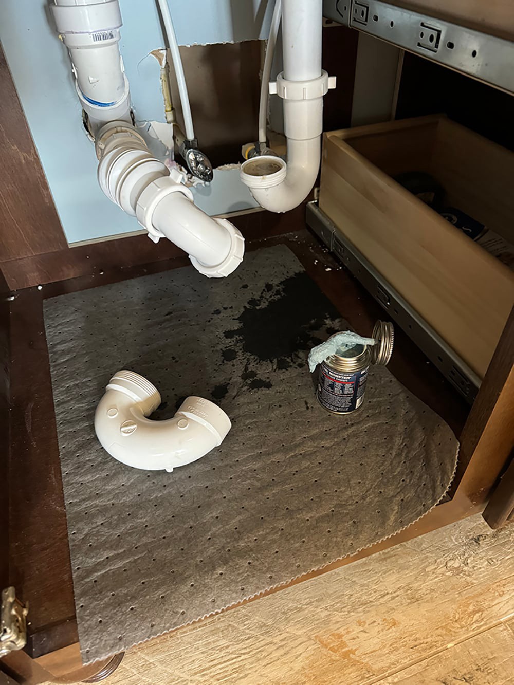 slide 3 of 4, 10-Pack 0.83-lb Spill Absorbent Pad, 1 ct