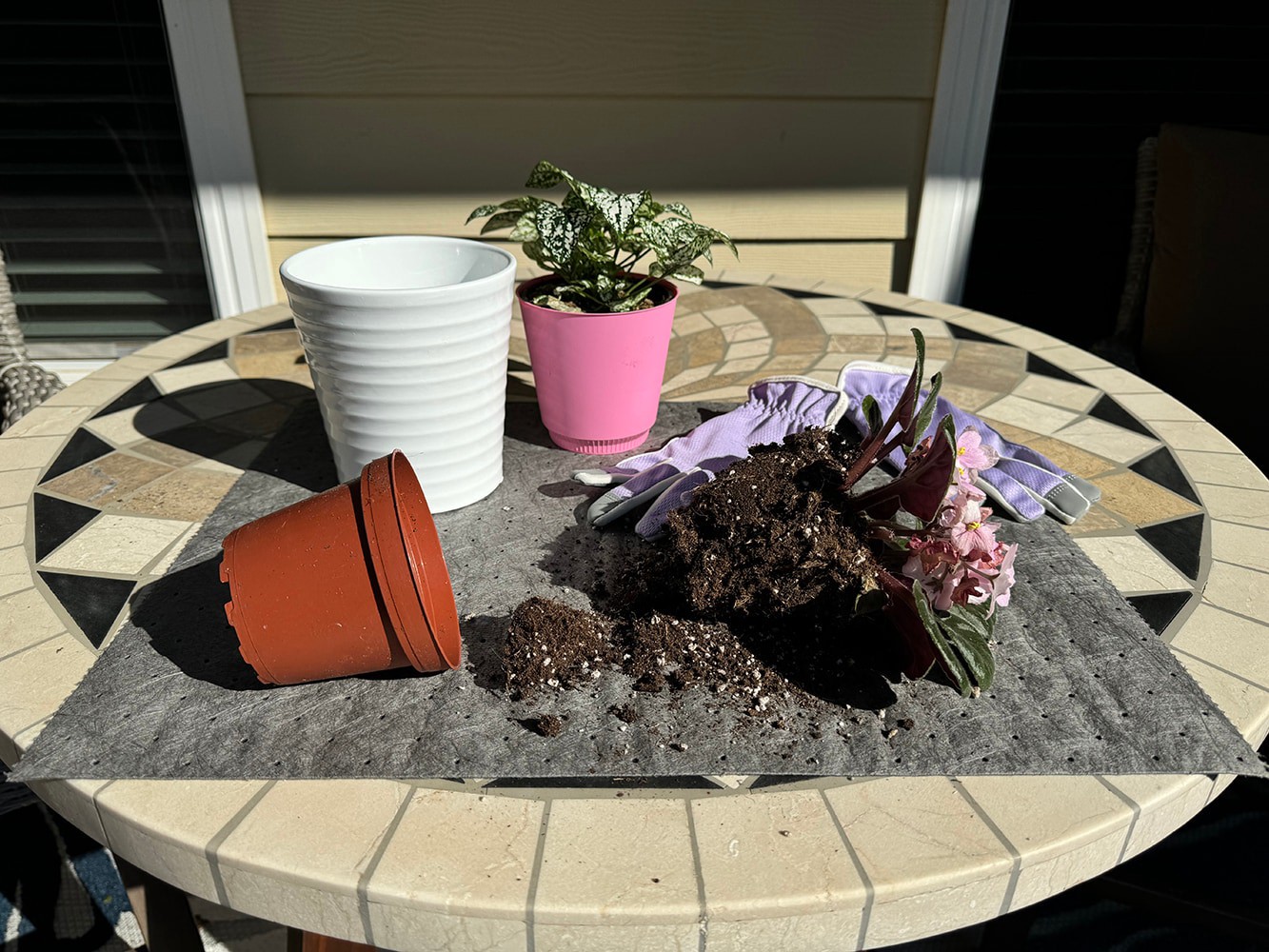 slide 4 of 4, 10-Pack 0.83-lb Spill Absorbent Pad, 1 ct