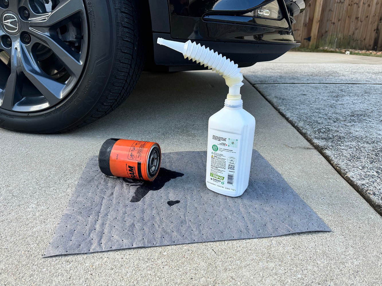 slide 1 of 4, 10-Pack 0.83-lb Spill Absorbent Pad, 1 ct