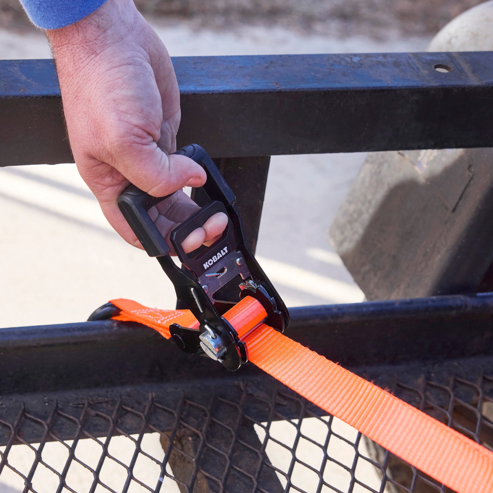 slide 6 of 6, Kobalt 1-in x 12-ft Ratcheting Strap Tie Down with S-hook 3000-lb Break Strength (4-Pack), 1 ct