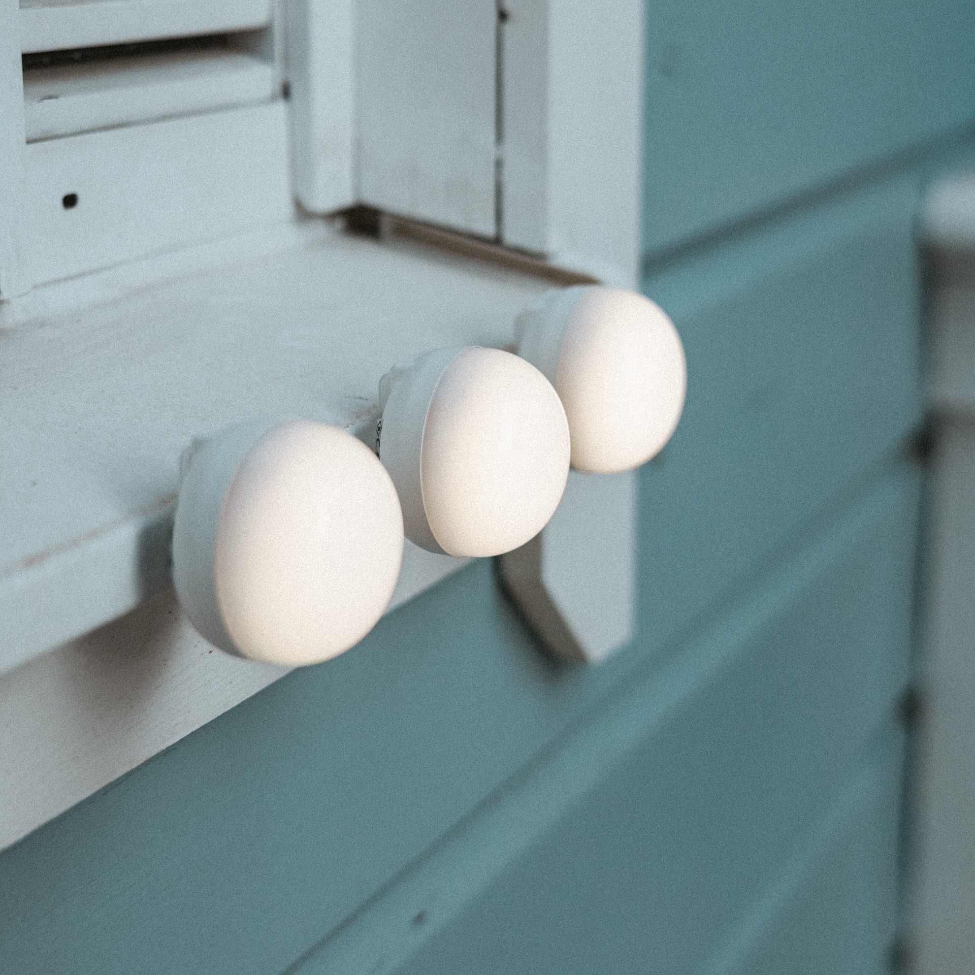 slide 6 of 6, Newgarden 2.4-in H White Battery-operated Integrated LED Outdoor Wall Light, 1 ct