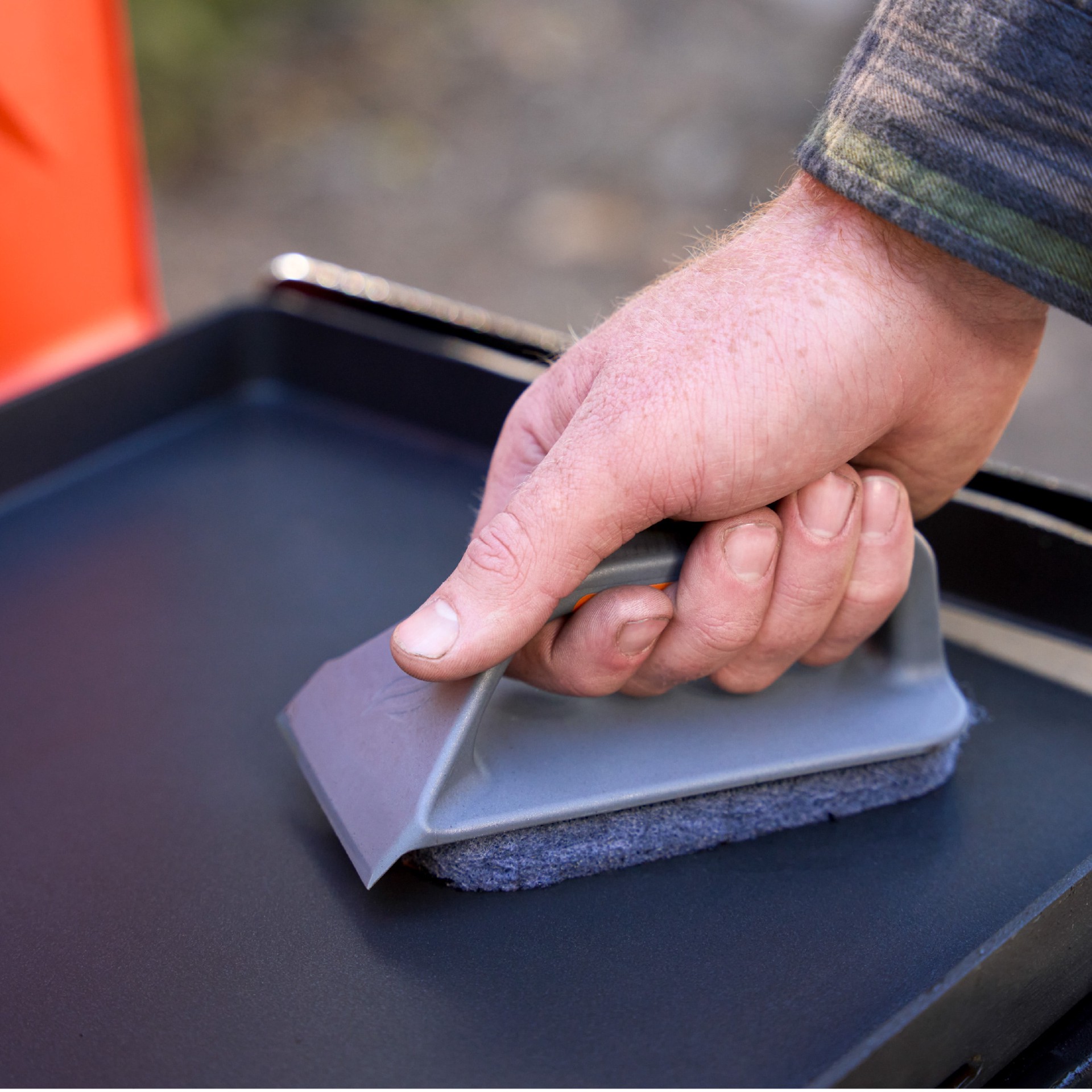 slide 6 of 6, Blackstone Coated Griddle Top Scrub Pads Polyester Grill Scouring Pad 5-in, 1 ct