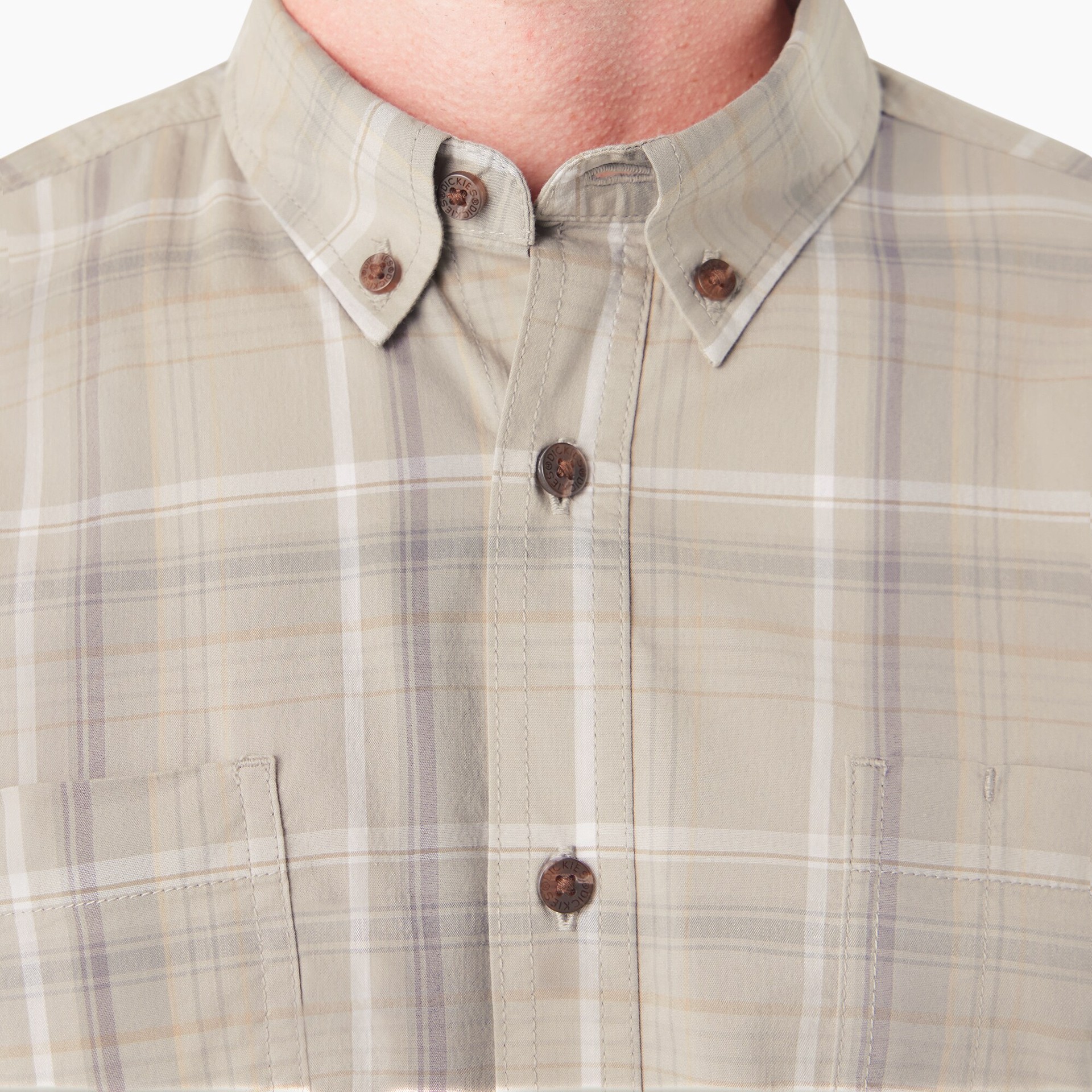 slide 4 of 4, Dickies Men's Brown Twill Short sleeve Solid Button-down shirt ( Medium ), 1 ct
