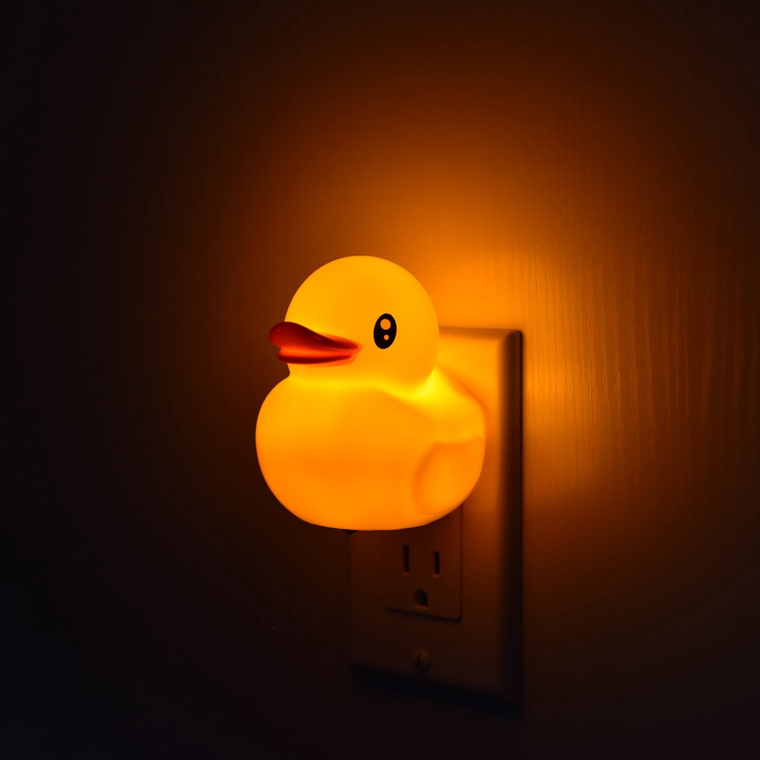 slide 6 of 6, Utilitech Yellow LED Auto On/Off Night Light, 1 ct