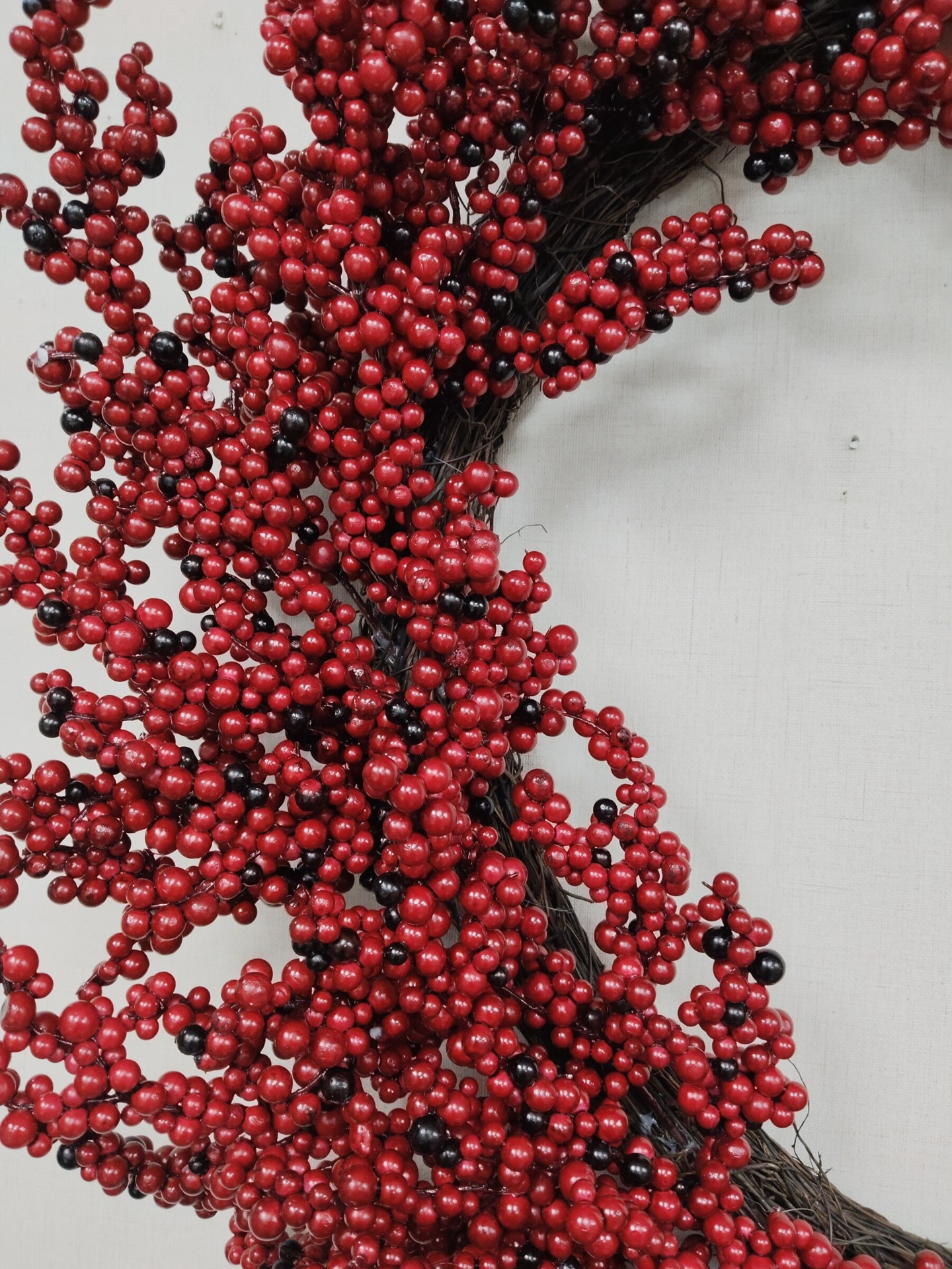 slide 3 of 6, Holiday Living 26-in Indoor (non powered) Red Berry Artificial Christmas Wreath, 1 ct