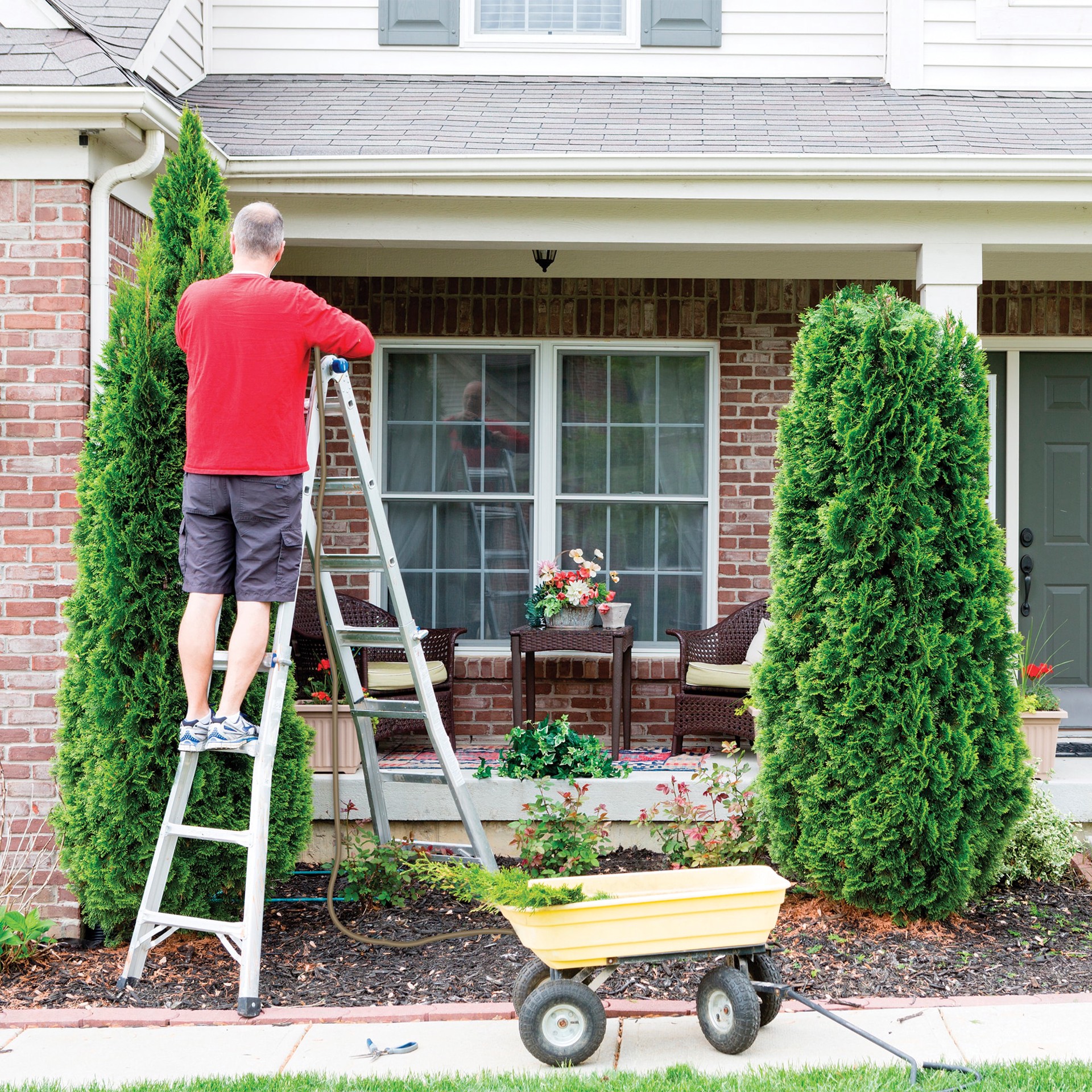 slide 4 of 5, Utilitech 75-ft 16 / 3 Light Duty 3 Prong Brown Indoor/Outdoor Extension Power Cord, 1 ct