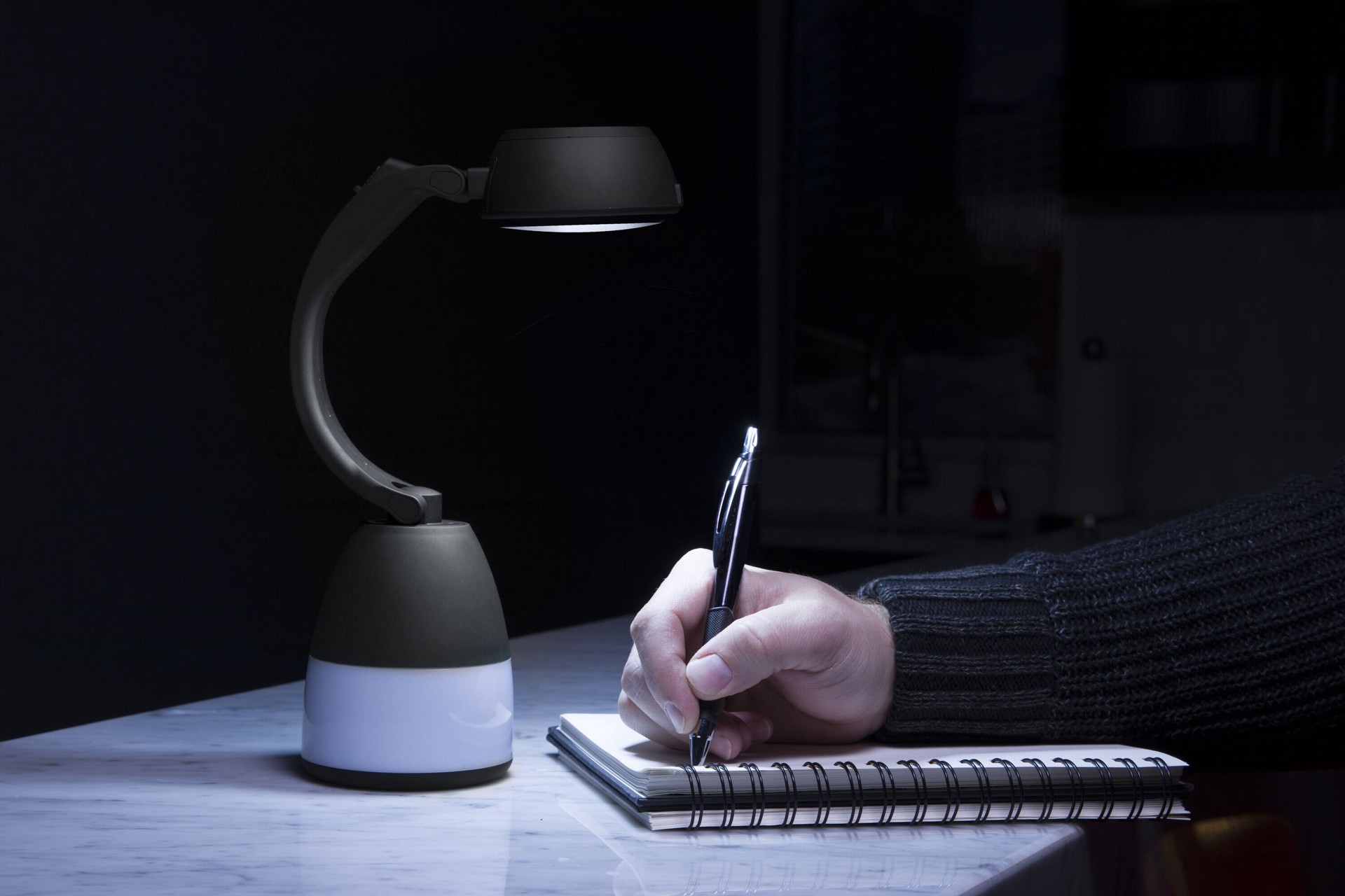 slide 2 of 5, Utilitech Dimmable 200-Lumen 3 -Adjustable Mode LED Flashlight, 1 ct