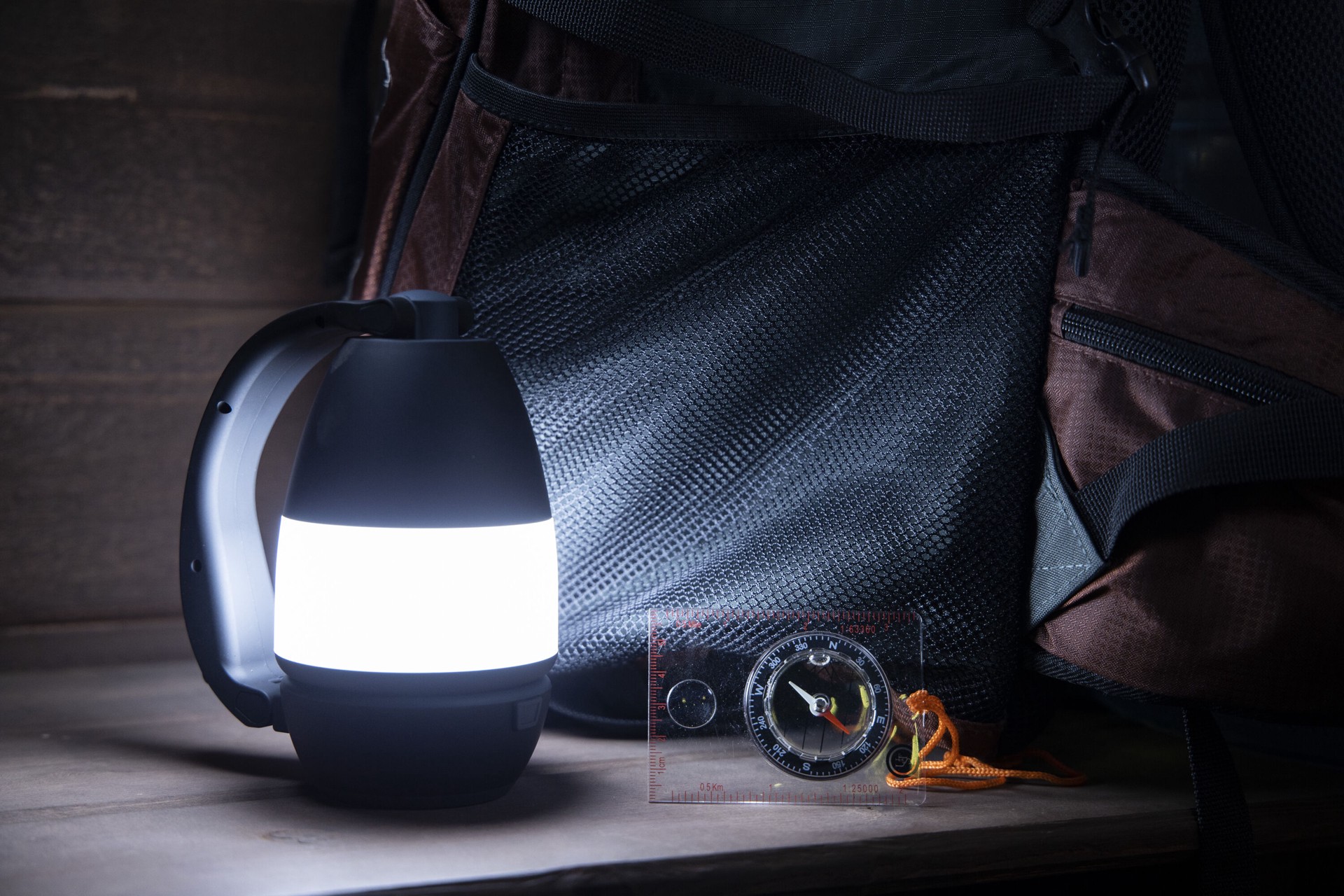 slide 4 of 5, Utilitech Dimmable 200-Lumen 3 -Adjustable Mode LED Flashlight, 1 ct