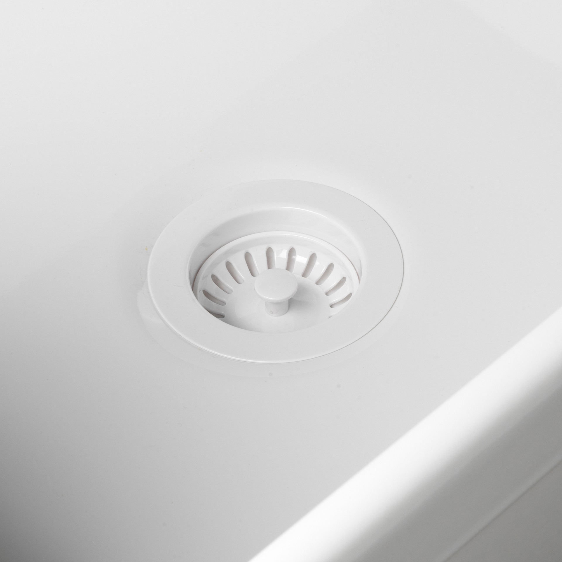 slide 5 of 6, allen + roth 4.5-in Plastic Rust Resistant Strainer with Lock Mount Included, 1 ct