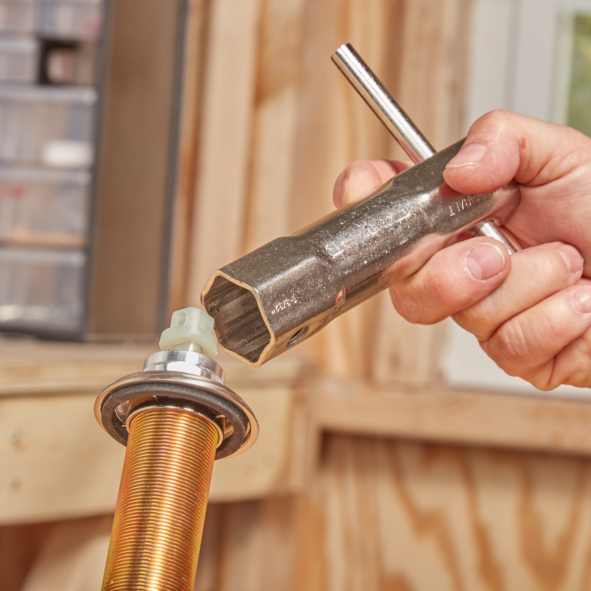 slide 2 of 4, Kobalt Wrench, 1 ct