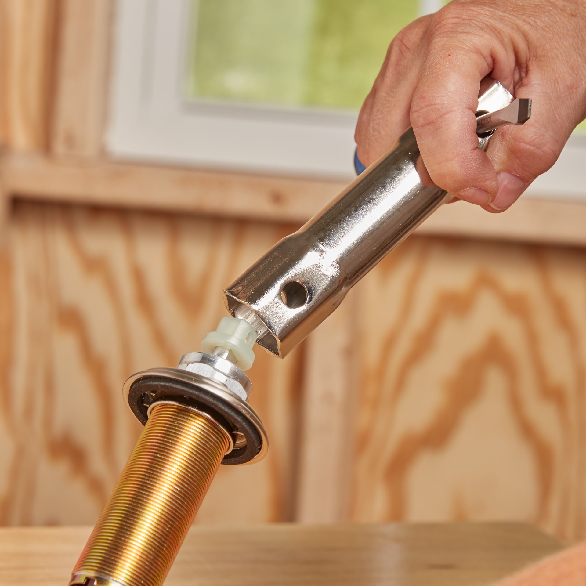 slide 2 of 4, Kobalt Wrench, 1 ct