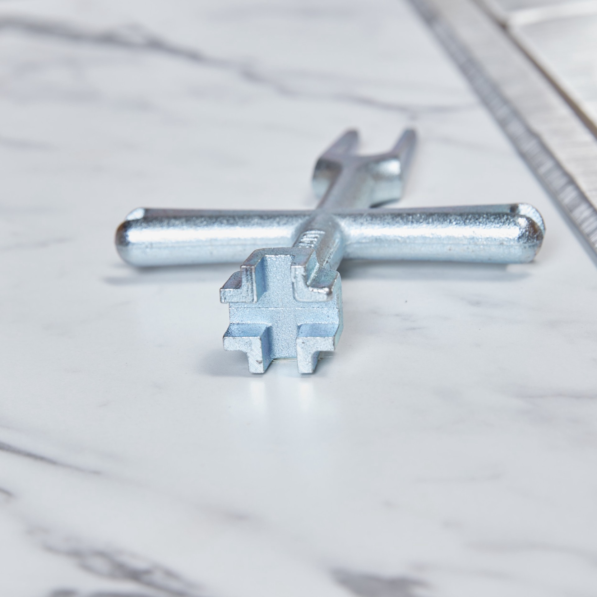 slide 3 of 4, Kobalt Wrench, 1 ct