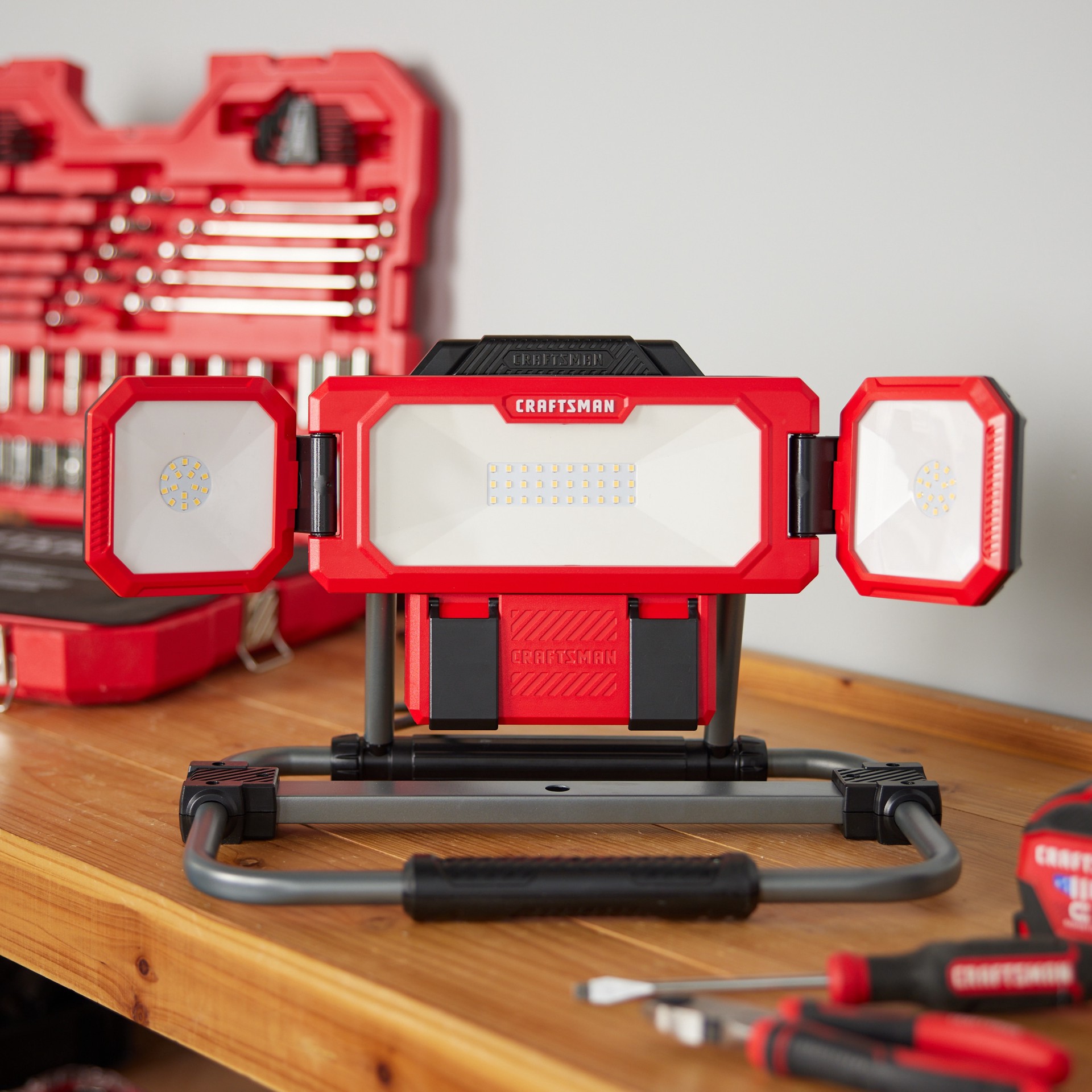 slide 3 of 4, CRAFTSMAN 3000 -Lumens LED Plug-in Portable Work Light, 1 ct