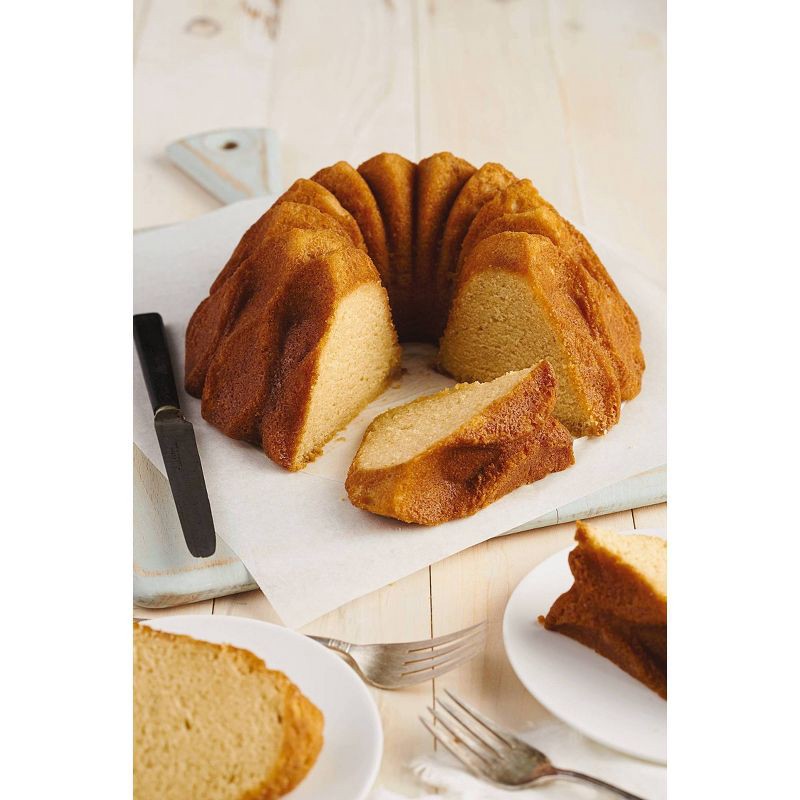 slide 7 of 9, King Arthur Flour Unbleached Cake Flour - 32oz, 32 oz