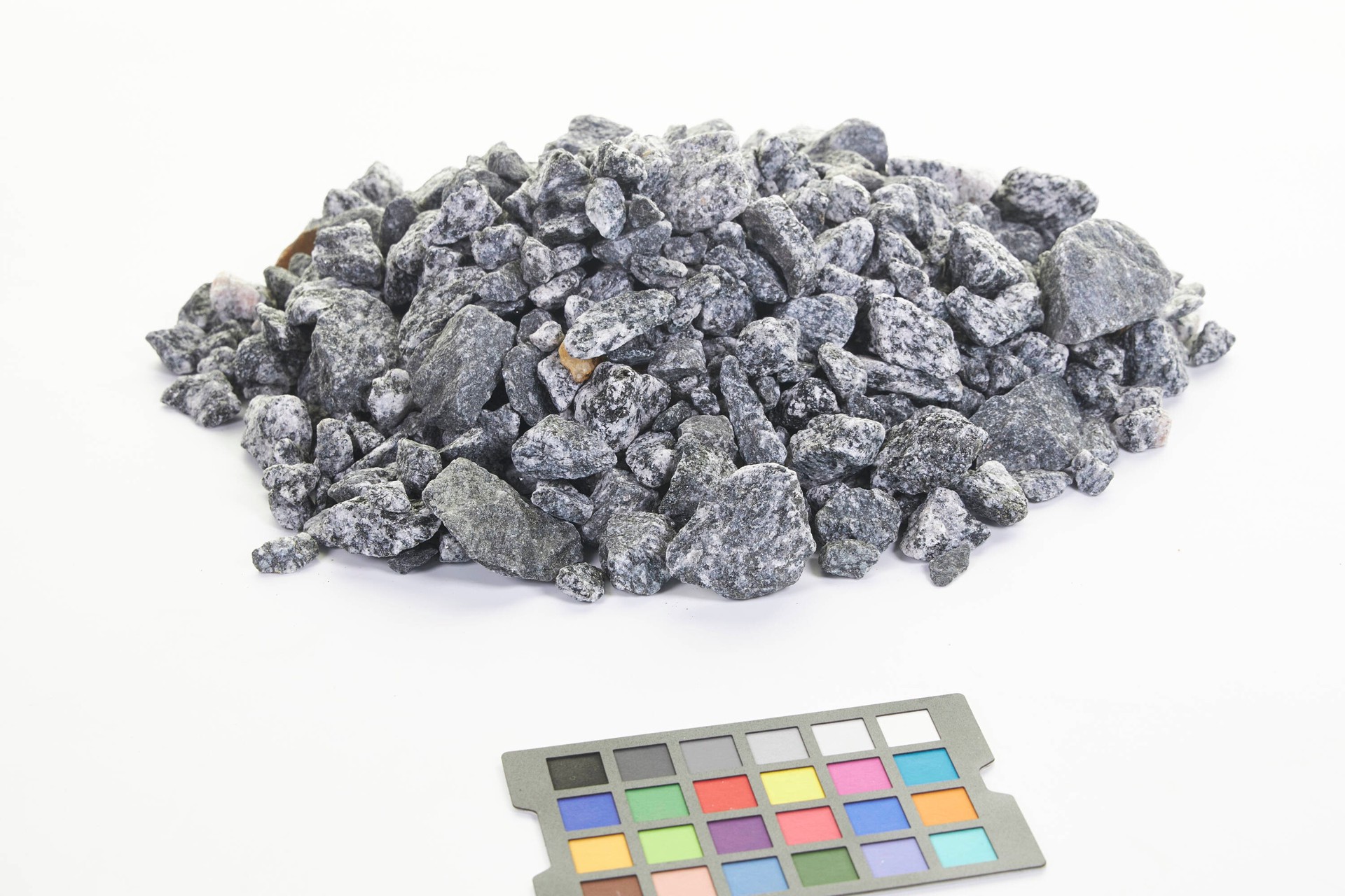 slide 5 of 5, EARTHESSENTIALS BY QUIKRETE 0.5 cu ft Gray Drainage rock (0.5 - 3-in), 1 ct