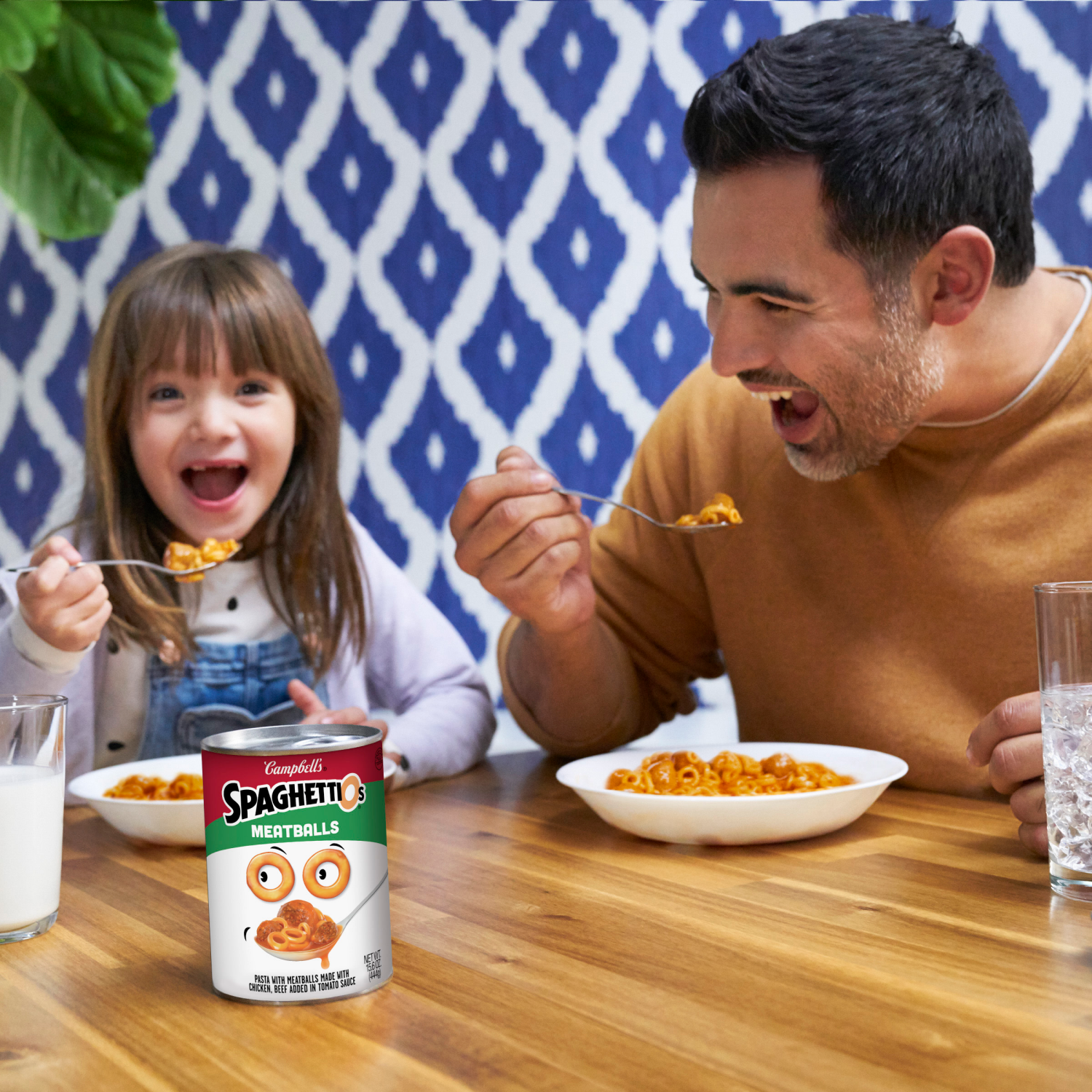 slide 6 of 8, Campbell's SpaghettiOs Canned Pasta with Meatballs, 15.6 oz Can, 15.600 oz