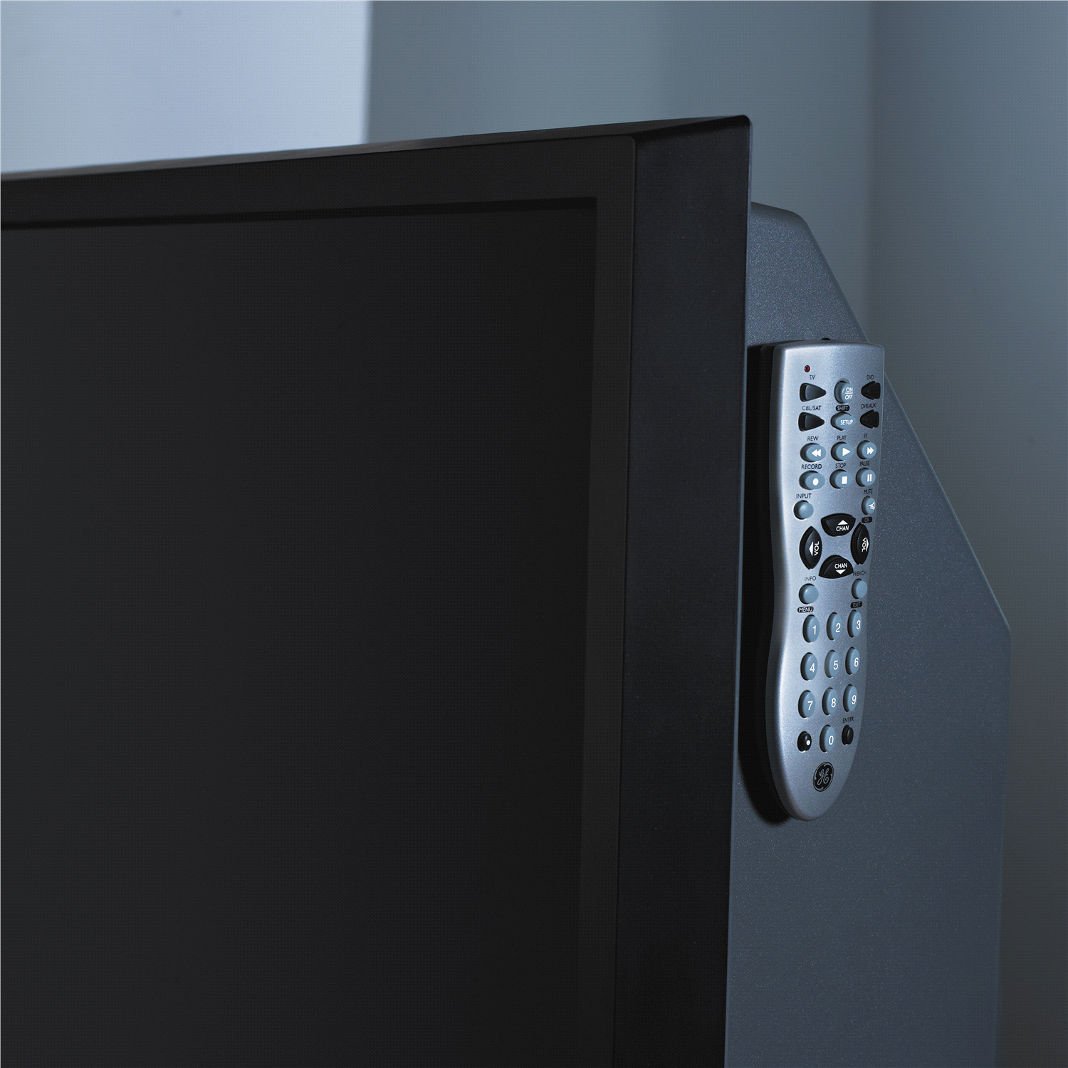 slide 5 of 5, Scotch Indoor Fasteners, White, 2 ct; 0.75 in x 3 in